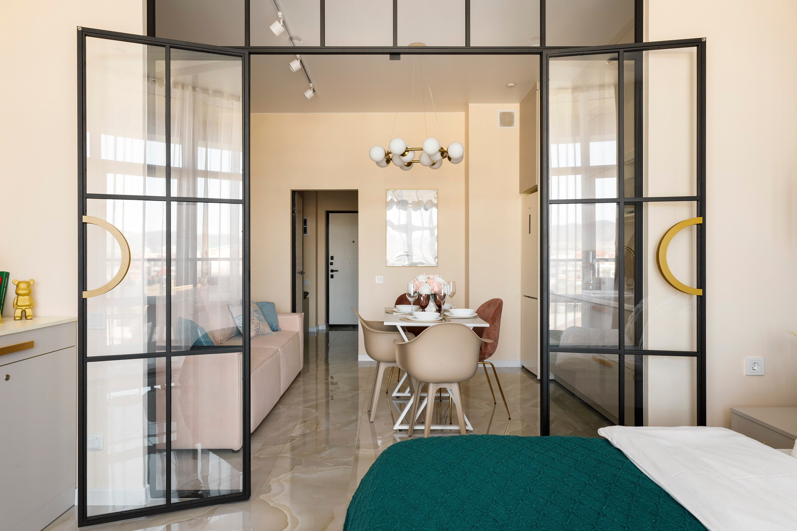 Судак. Апартаменты для суточной аренды. Atlas Apart-Hotel & SPA. Интерьерный фотограф Симонян Сергей в Крыму