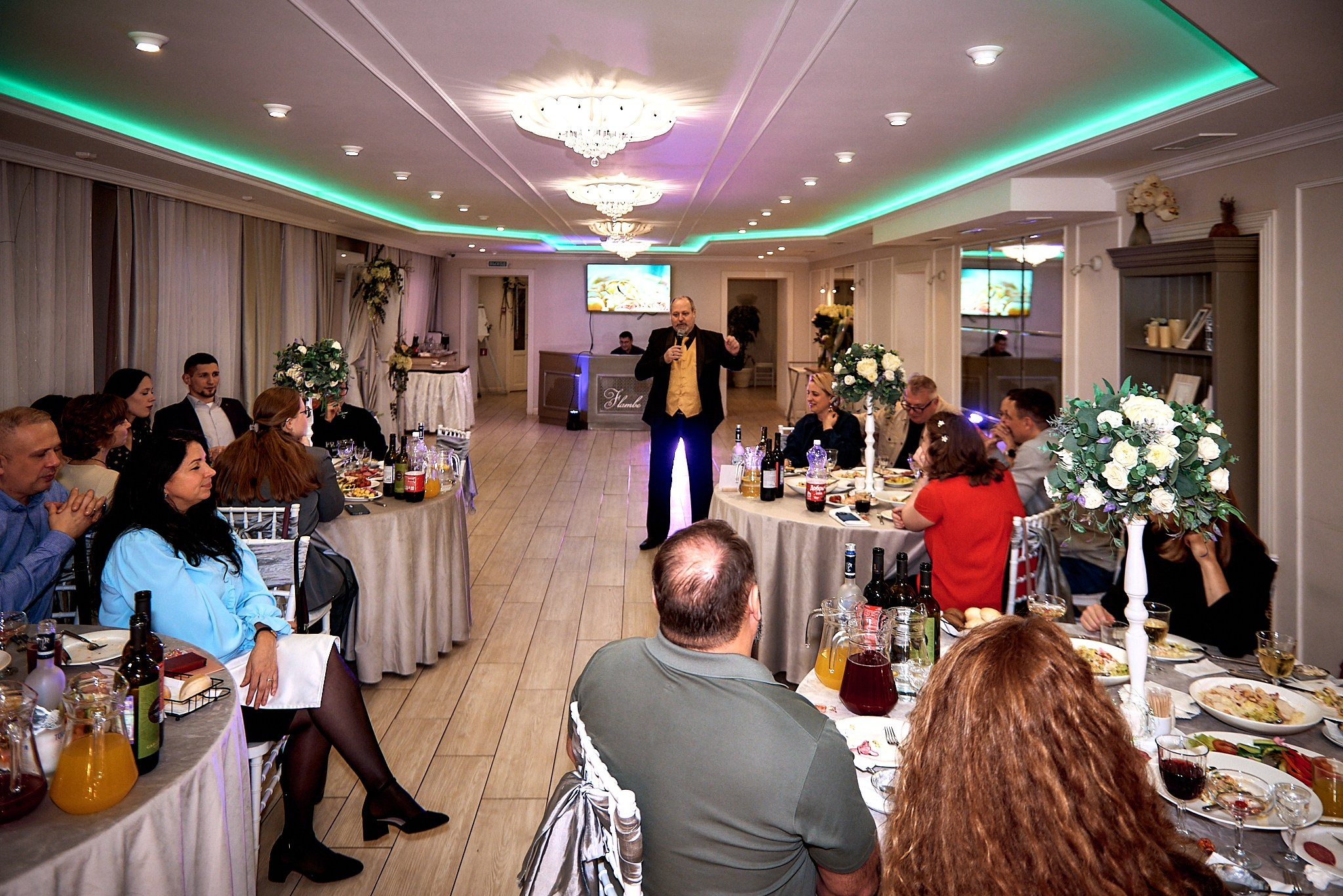 55 лет 💕. Свадебный фотограф, видеограф, рилсмейкер в Санкт-Петербурге и Москве