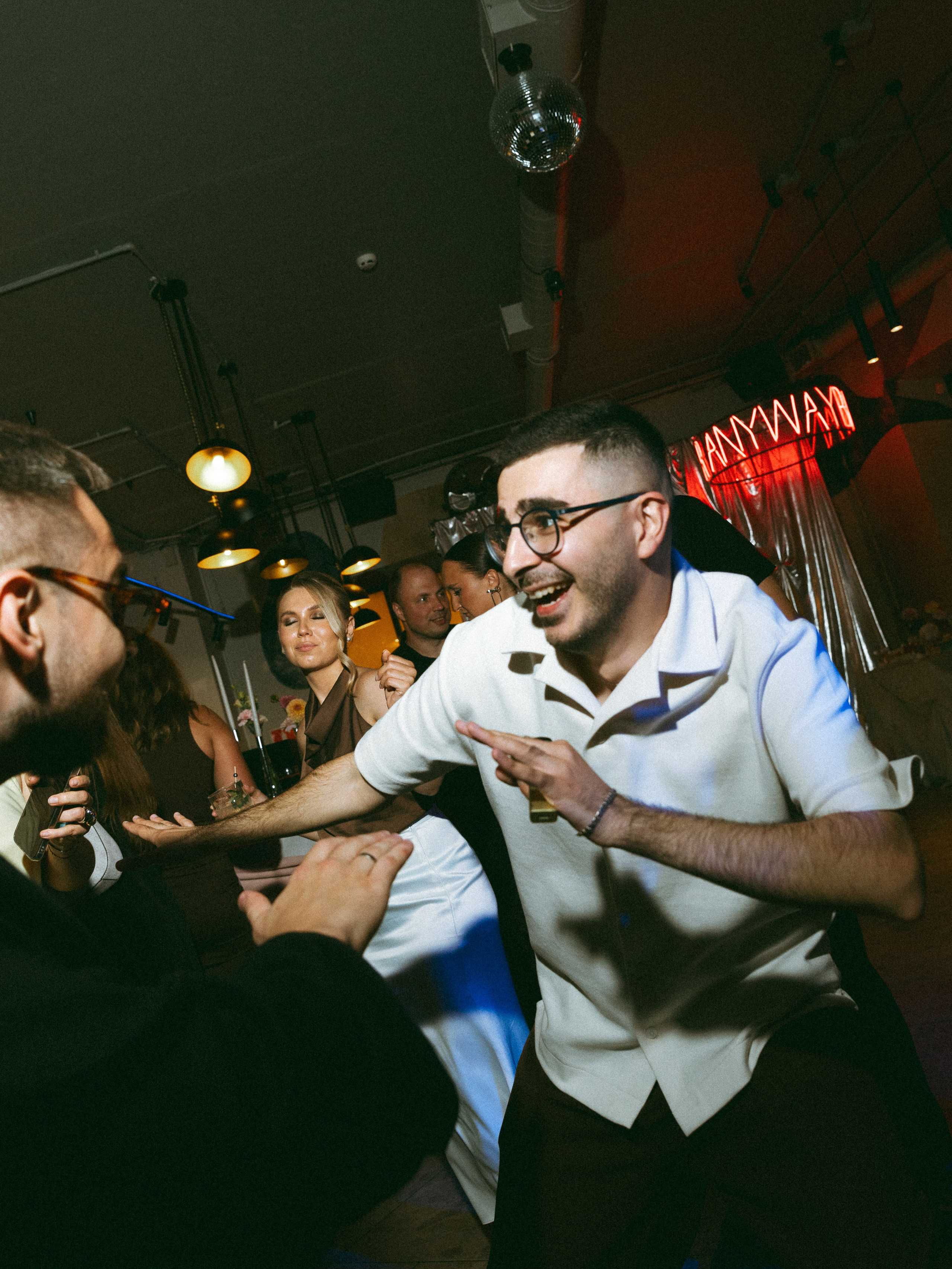 Танец нашей молодости. ANYWAY bar. Тверь. Свадебный фотограф | Тверь, Москва, СПб