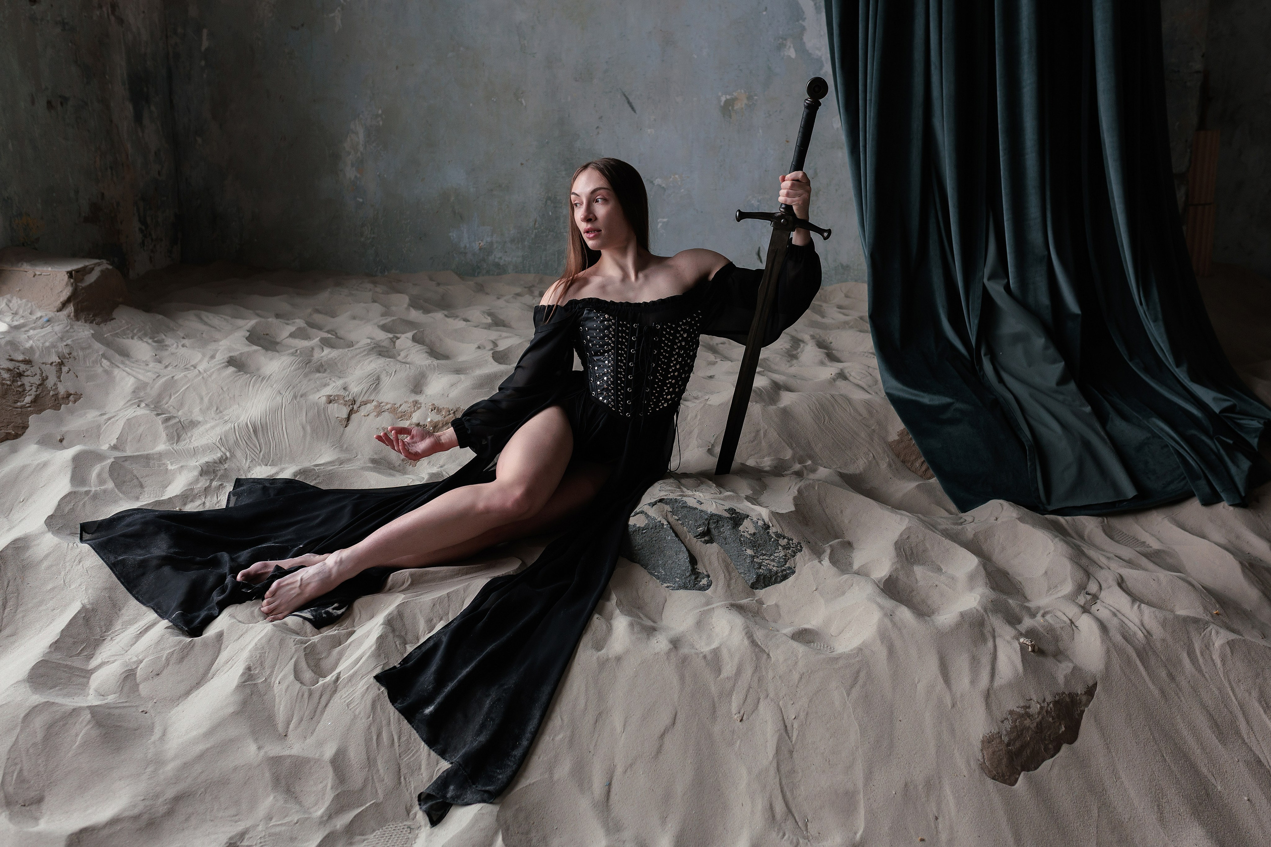 Платье 'Luna' черное. Лиза Бродская — фотограф в Москве