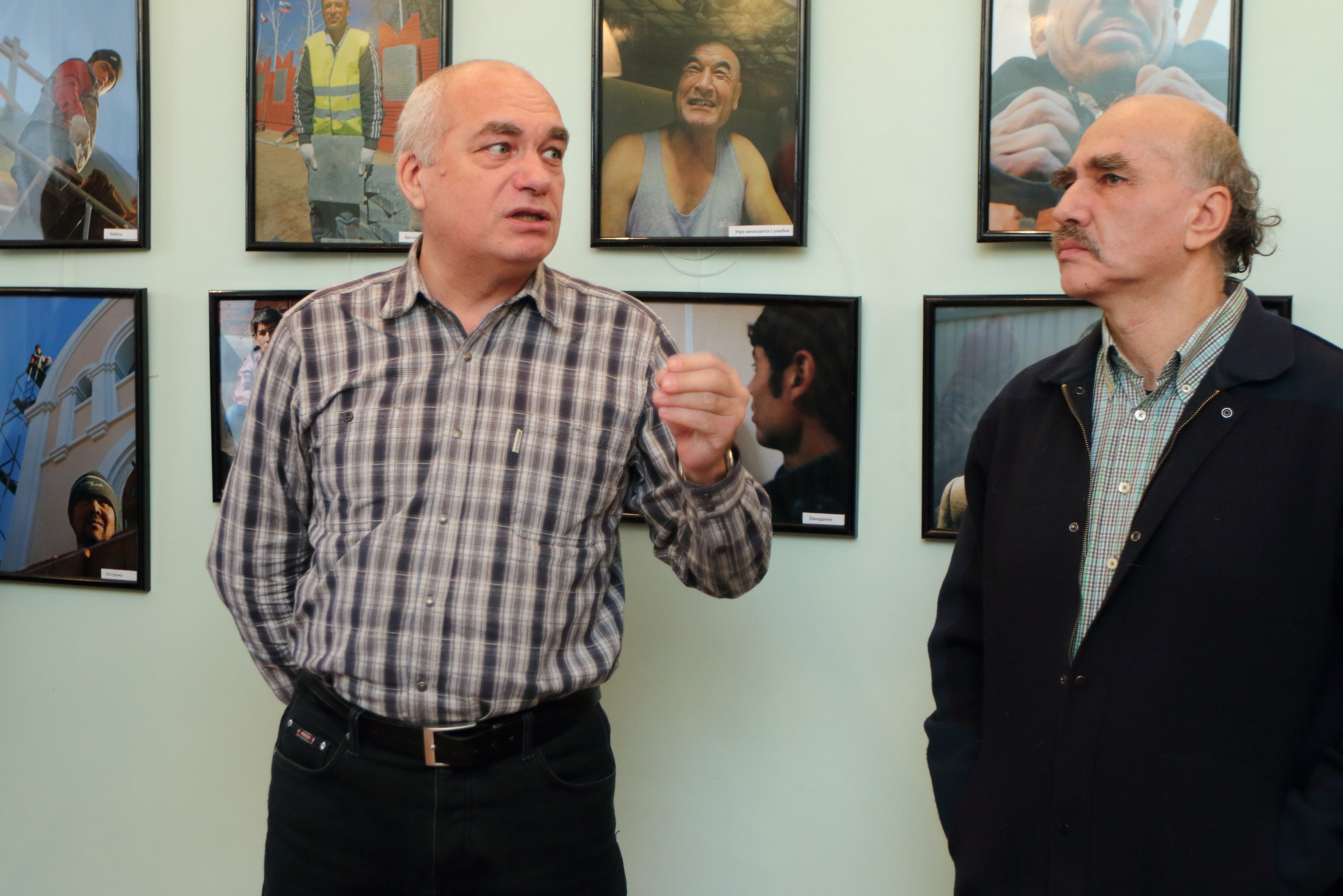 21.12.2015 Открытие выставки Юрия Стрельца «Мигранты». Фотообъединение Самарского областного отделения Союза журналистов России