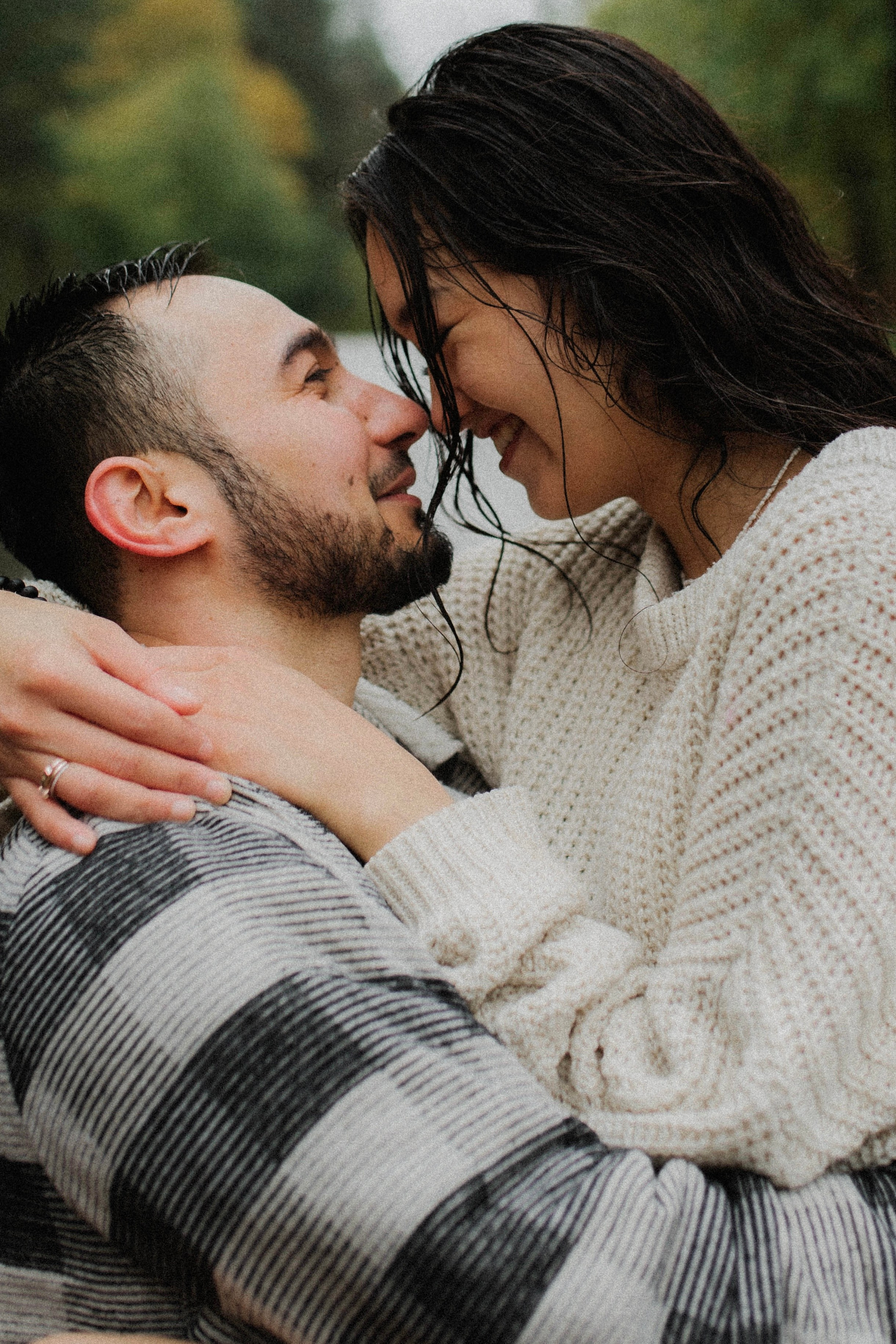 Бегать по сентябрьским лужам вдвоём. Свадебный фотограф Новосибирск