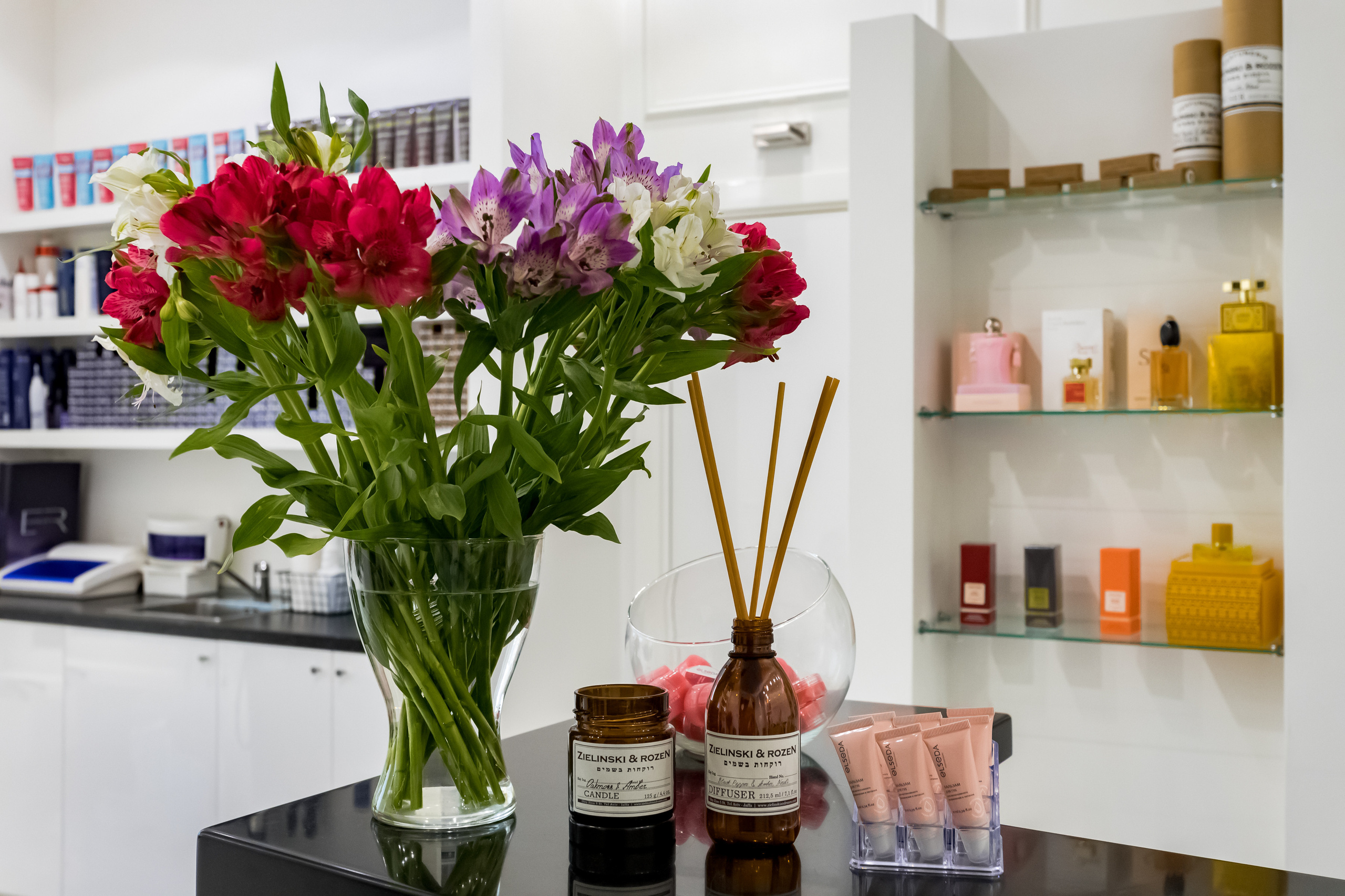 Съемка интерьера и контента для салона World Beauty Club на Варшавке. Интерьеры, Контент, Портреты | Фотограф в Москве Дани Терно