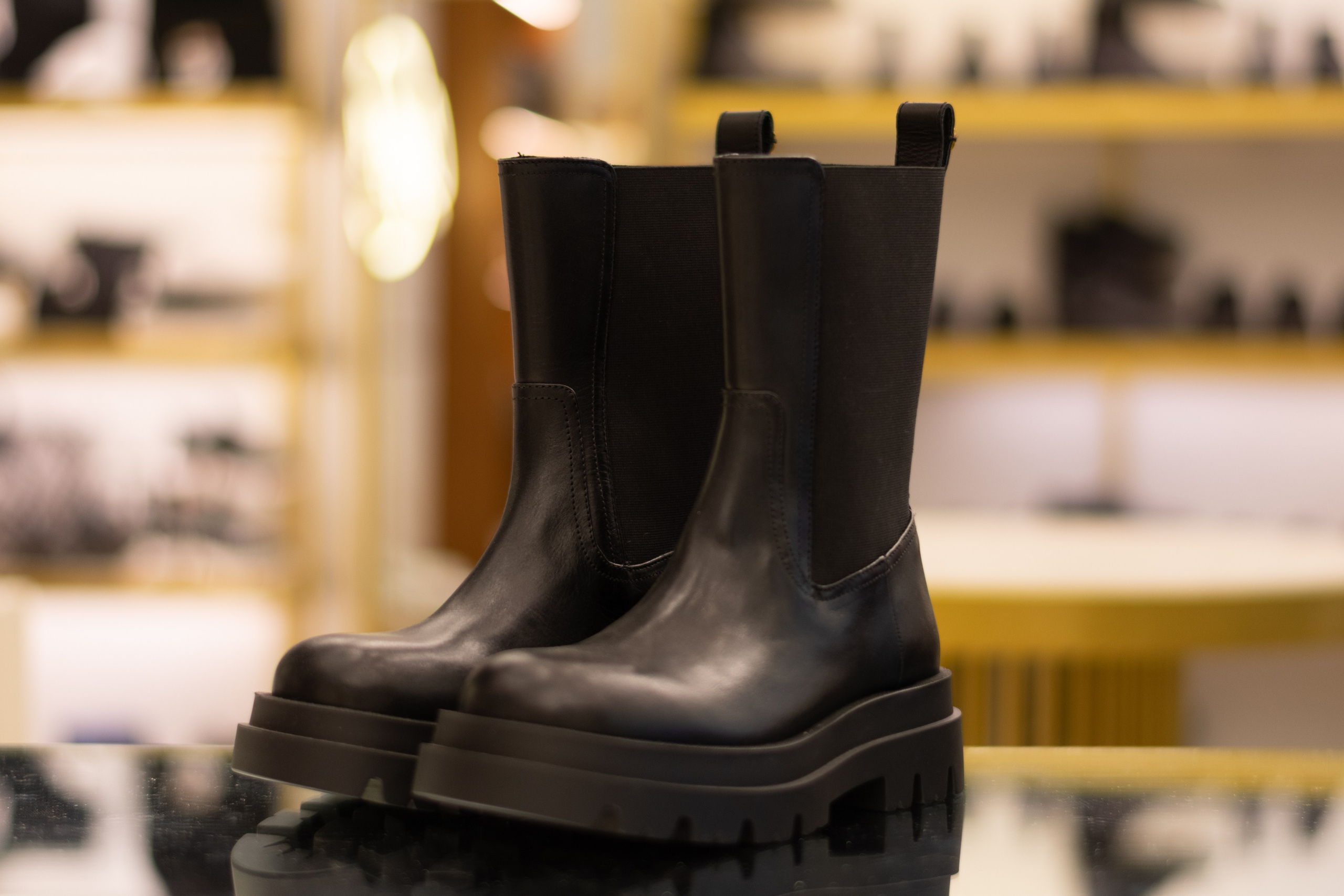 Для организаций. Предметная фотосессия для обувного магазина Capsula. Фотограф/видеограф Богдан Голованов