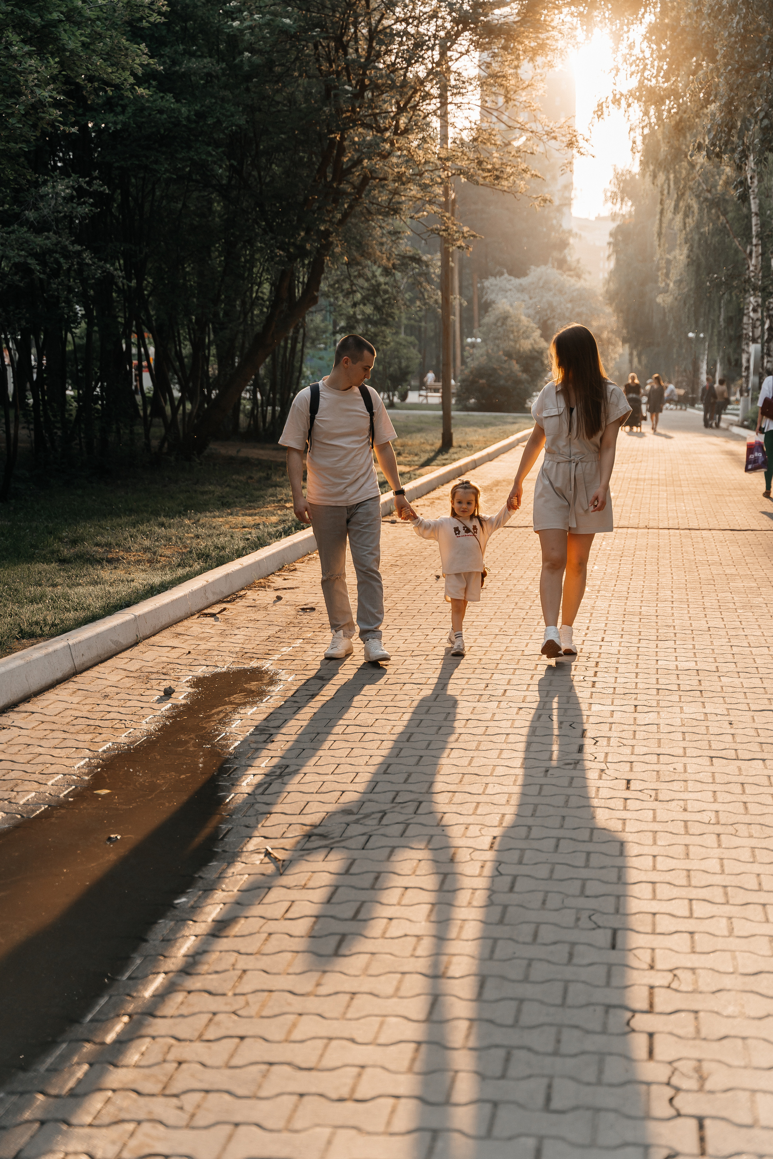 Валя, Саша и Ева. Волик Мария