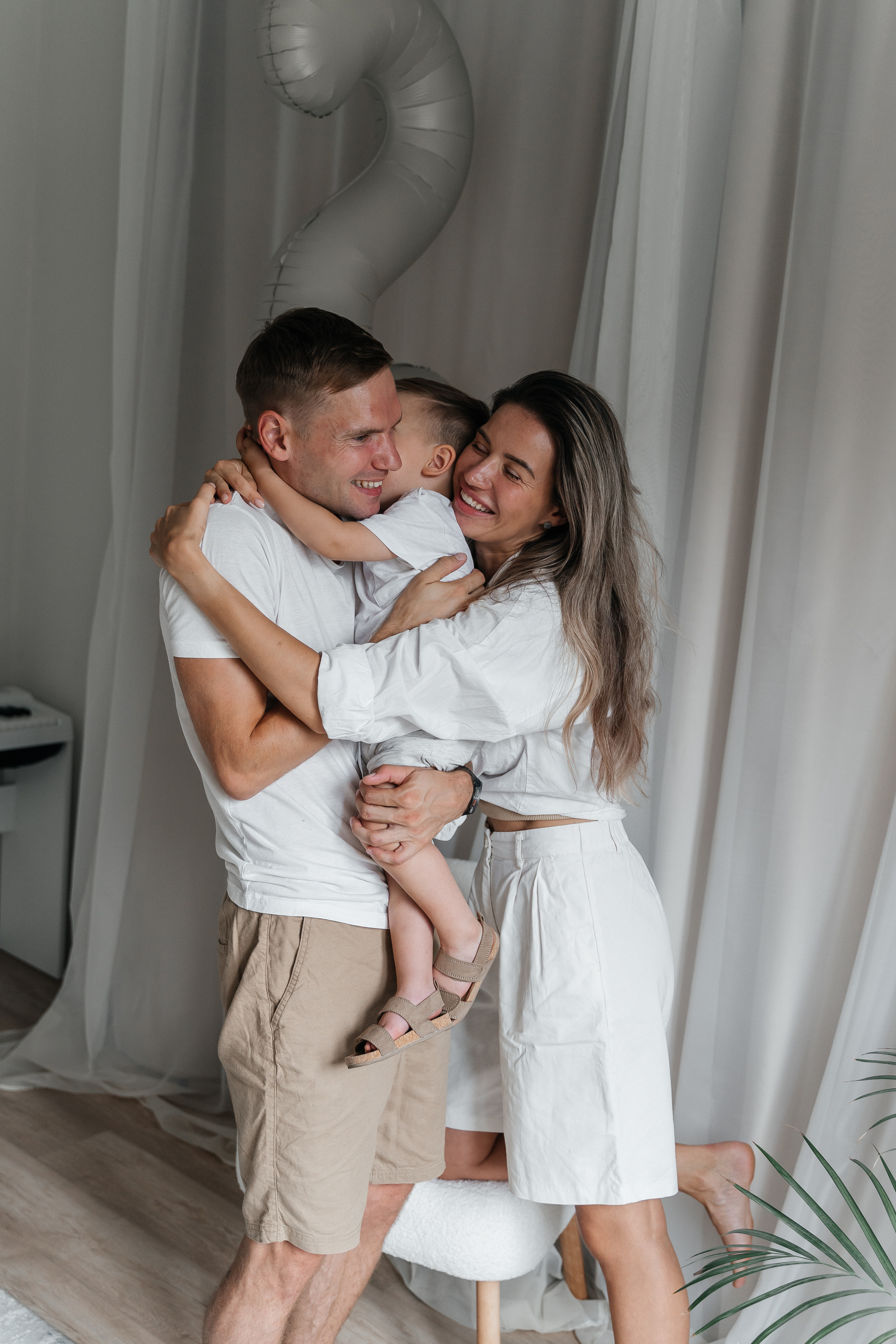 Денис, Настя и Платон. Волик Мария