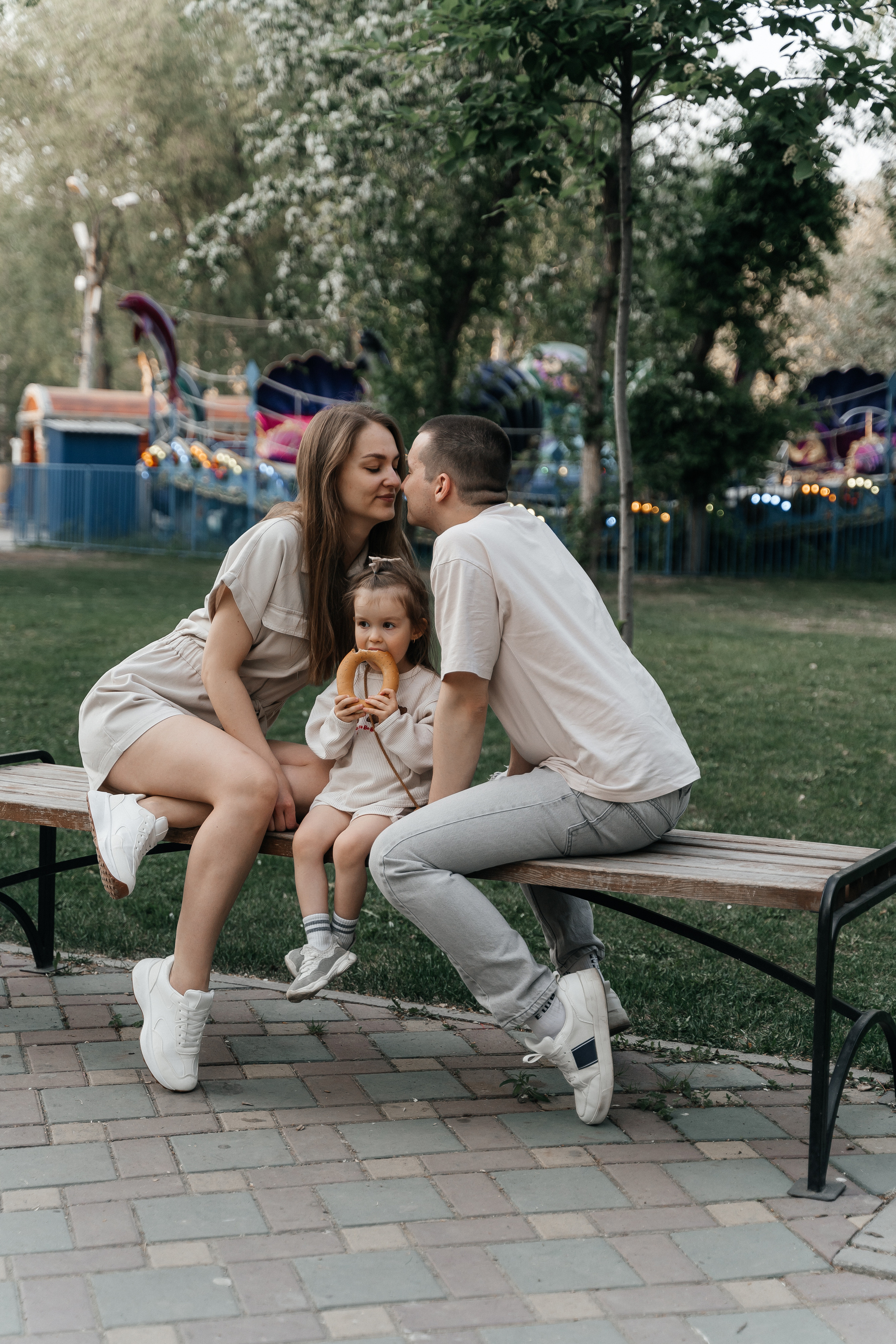 Валя, Саша и Ева. Волик Мария