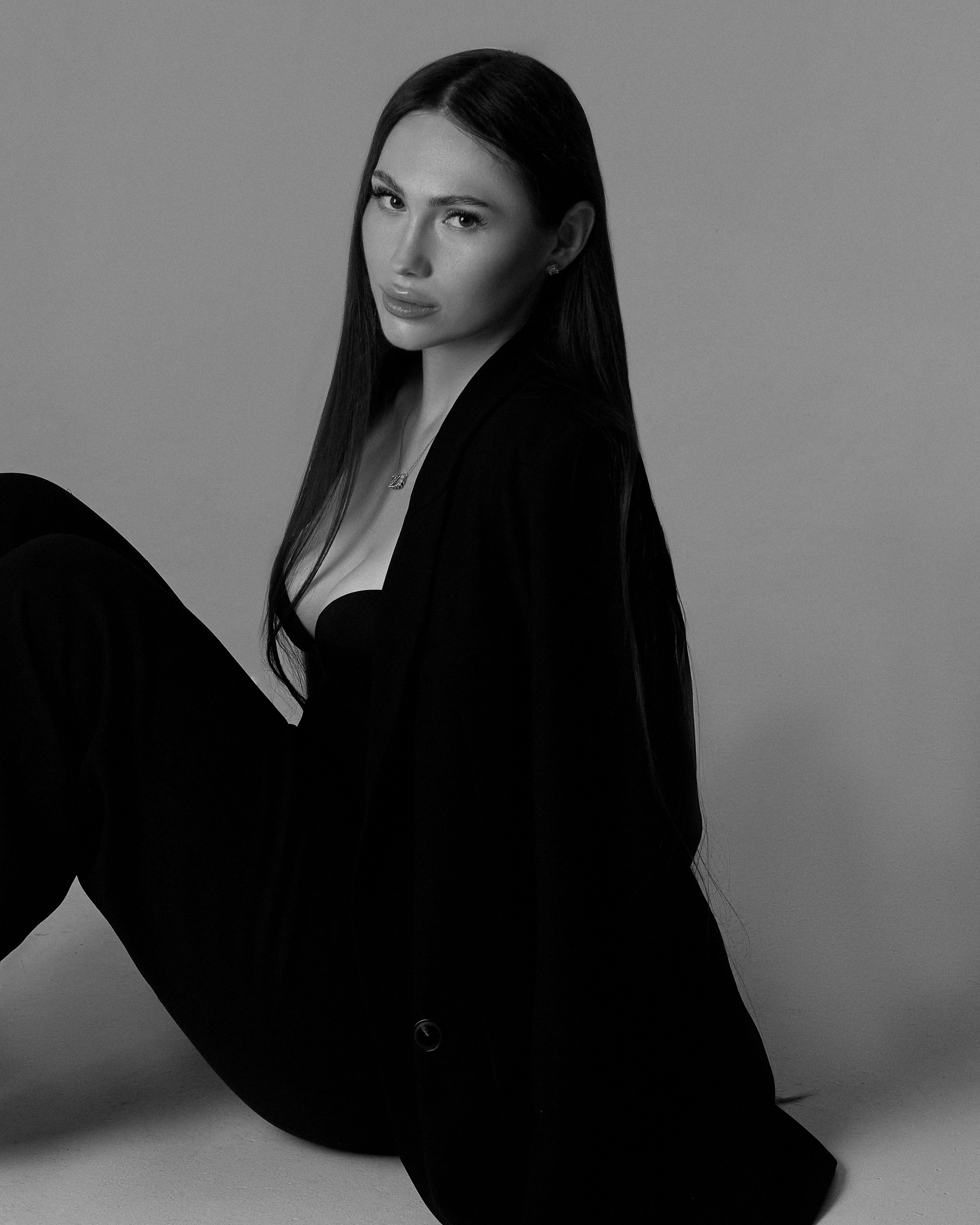 Дарья чб. ПРОФЕССИОНАЛЬНЫЙ ФОТОГРАФ ПОЛИНА ОСС