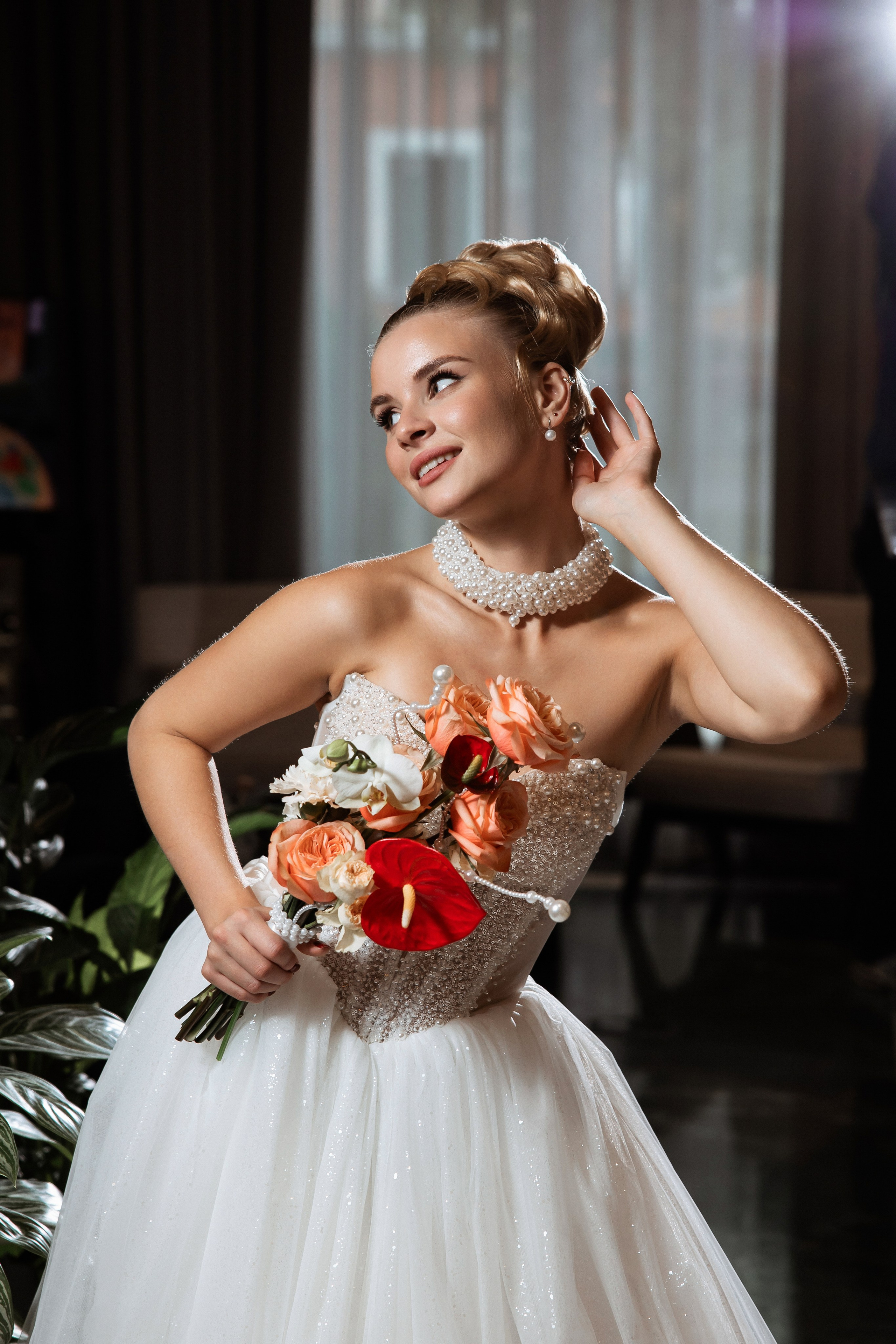 Локация отель Акрон платья салон Свадебный Мир модель Арина. Свадебный и семейный фотограф Татьяна Ласкина в Великом Новгороде