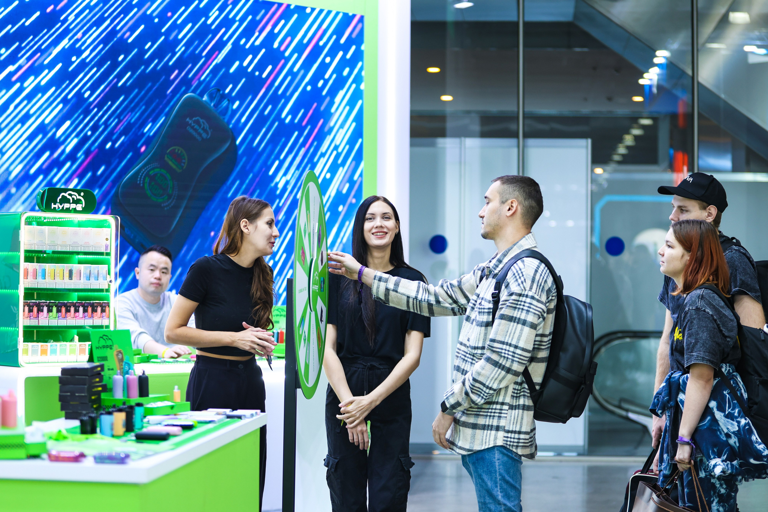 Стенд Hyppe на Vape Club Show. Фотограф Дарья Попова