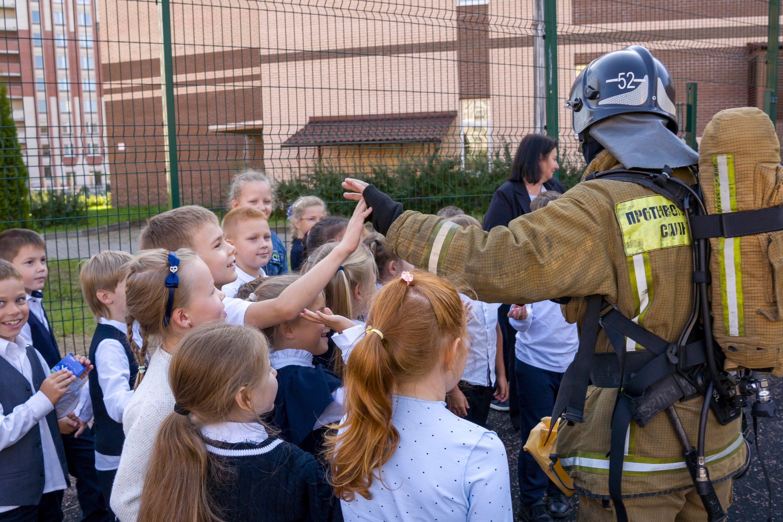 МЧС тренировка эвакуации в школе. Фотограф в Санкт-Петербурге. Репортажная и все съёмки для бизнеса