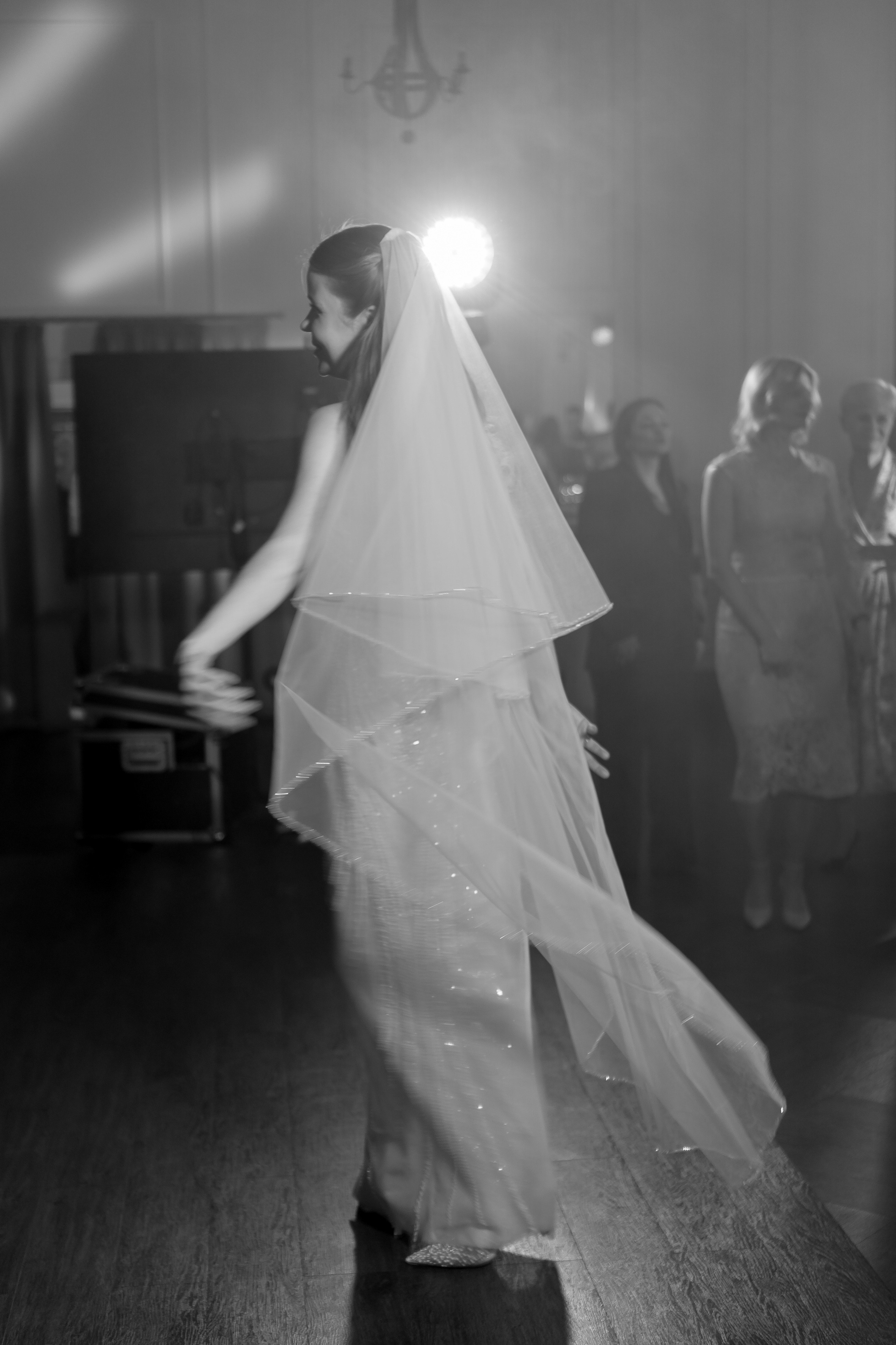 СВАДЕБНАЯ СЬЕМКА СБОРОВ В ОТЕЛЕ И ВЫЕЗД НА ЦЕРЕМОНИЮ (СНЯТО В СИБИРЕ В НИЖНЕВАРТОВСКЕ). Профессиональный фотограф, Санкт-Петербург — Виктория Богомолова