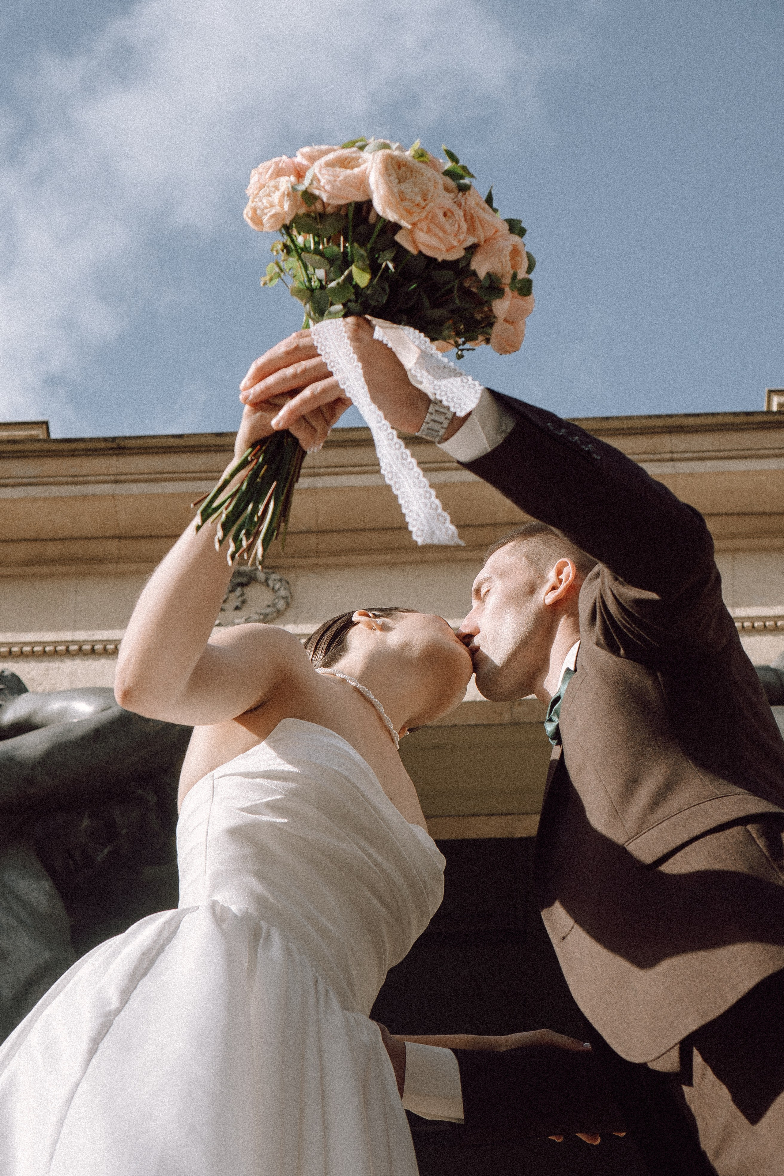 СВАДЕБНАЯ ПРОГУЛКА В САНТК-ПЕТЕРБУРГЕ (ИСАКИЕВСКИЙ СОБОР, ЗИМНЯЯ КАНАВКА, ЭРМИТАЖ И БОЛЬШАЯ МОРСКАЯ УЛИЦА). Профессиональный фотограф, Санкт-Петербург — Виктория Богомолова