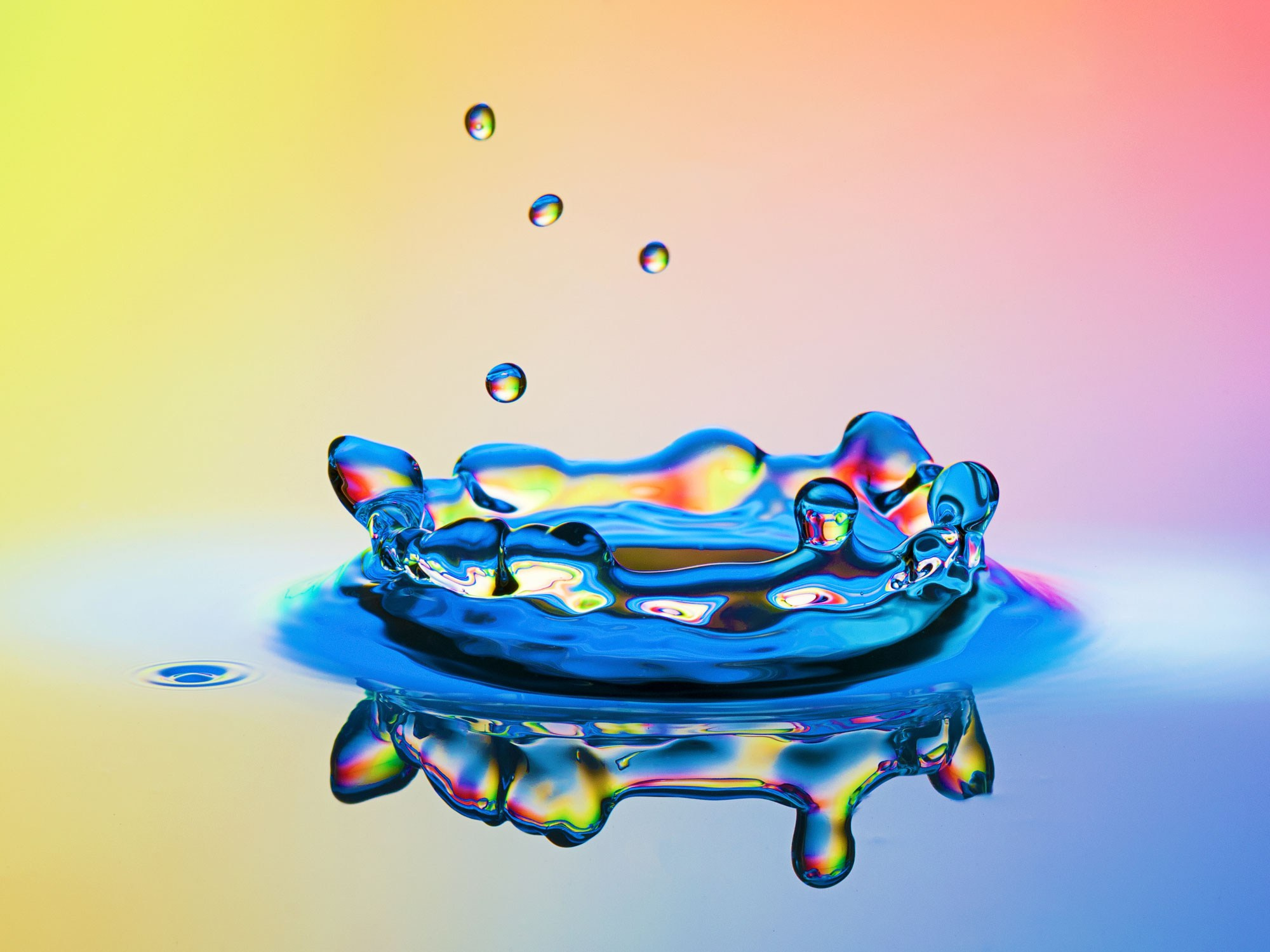 Классические формы. Скульптуры из воды Сергея Толмачева