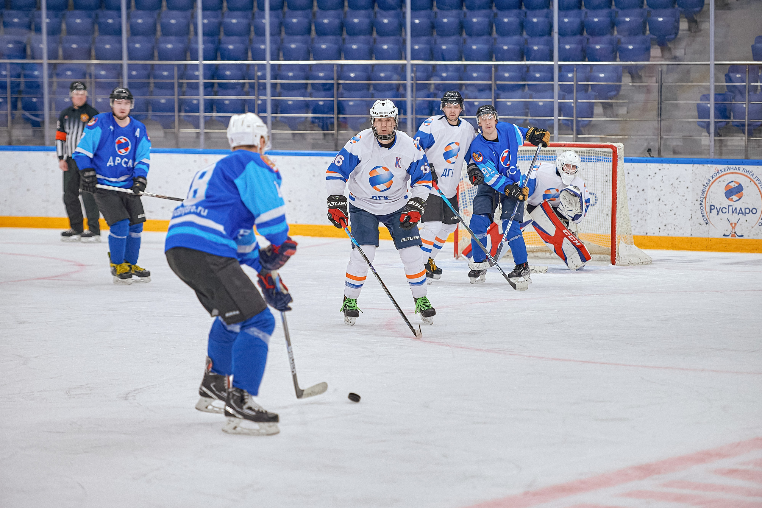 Портфолио репортажной фотосъёмки: Кристалл арена — Хоккей — РусГидро. Фотограф Яковлев Роман — Красноярск