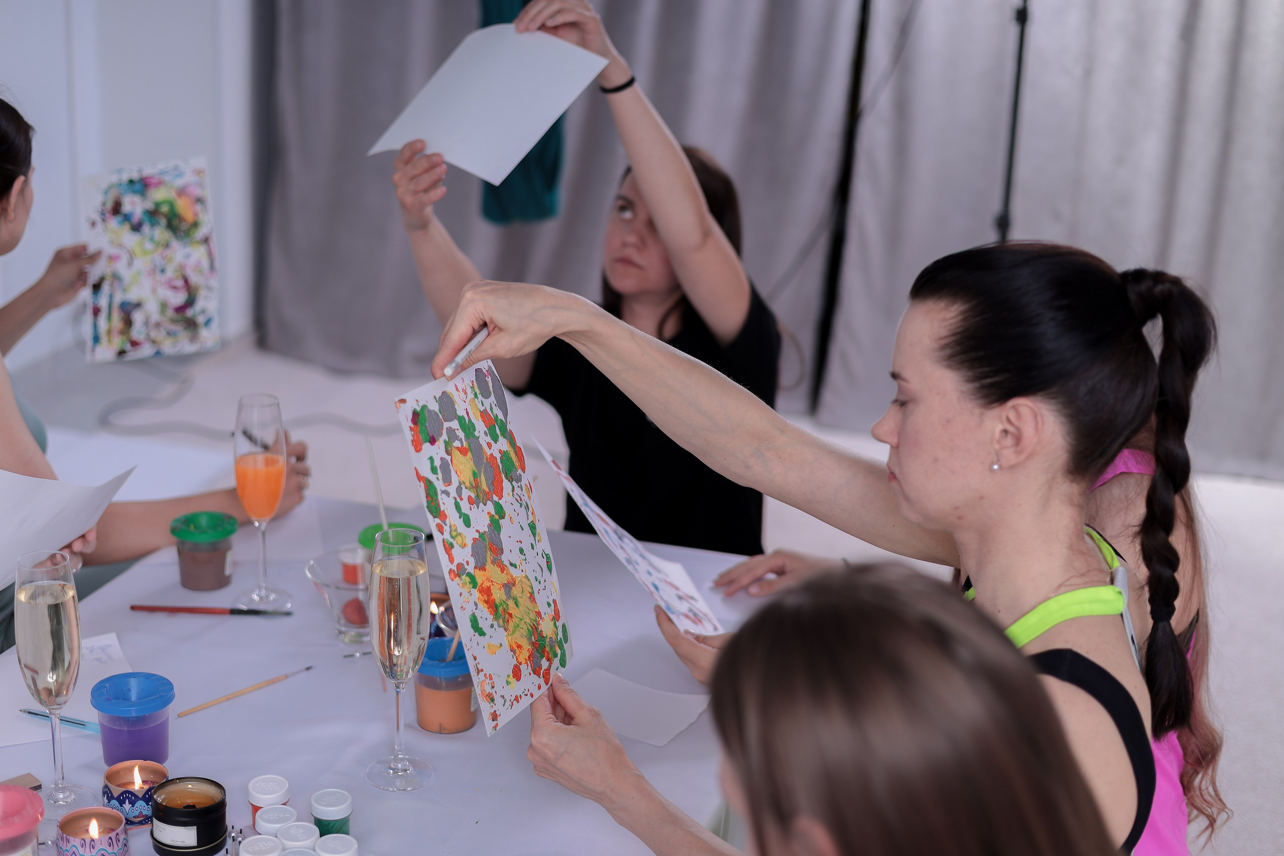 Арт-терапия + аэройога. Фотограф Надршина Лилия