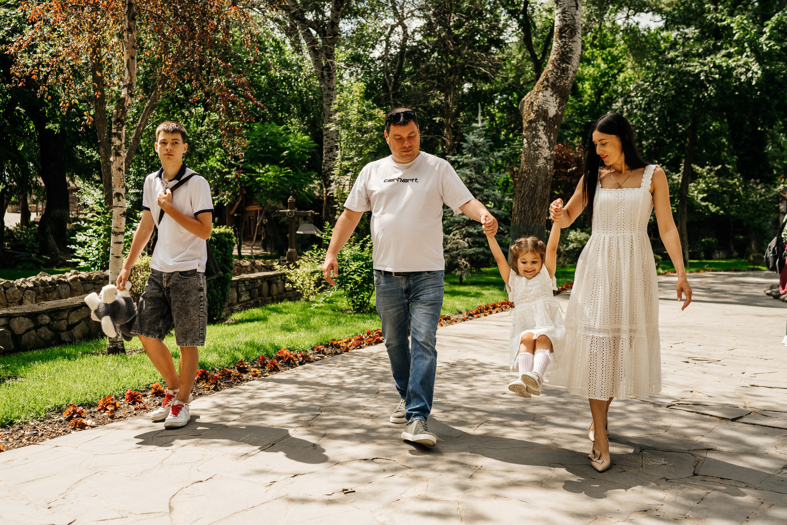 Семья Дарины в парке Лога. Фотограф в Каменске-Шахтинском Ольга Сагал
