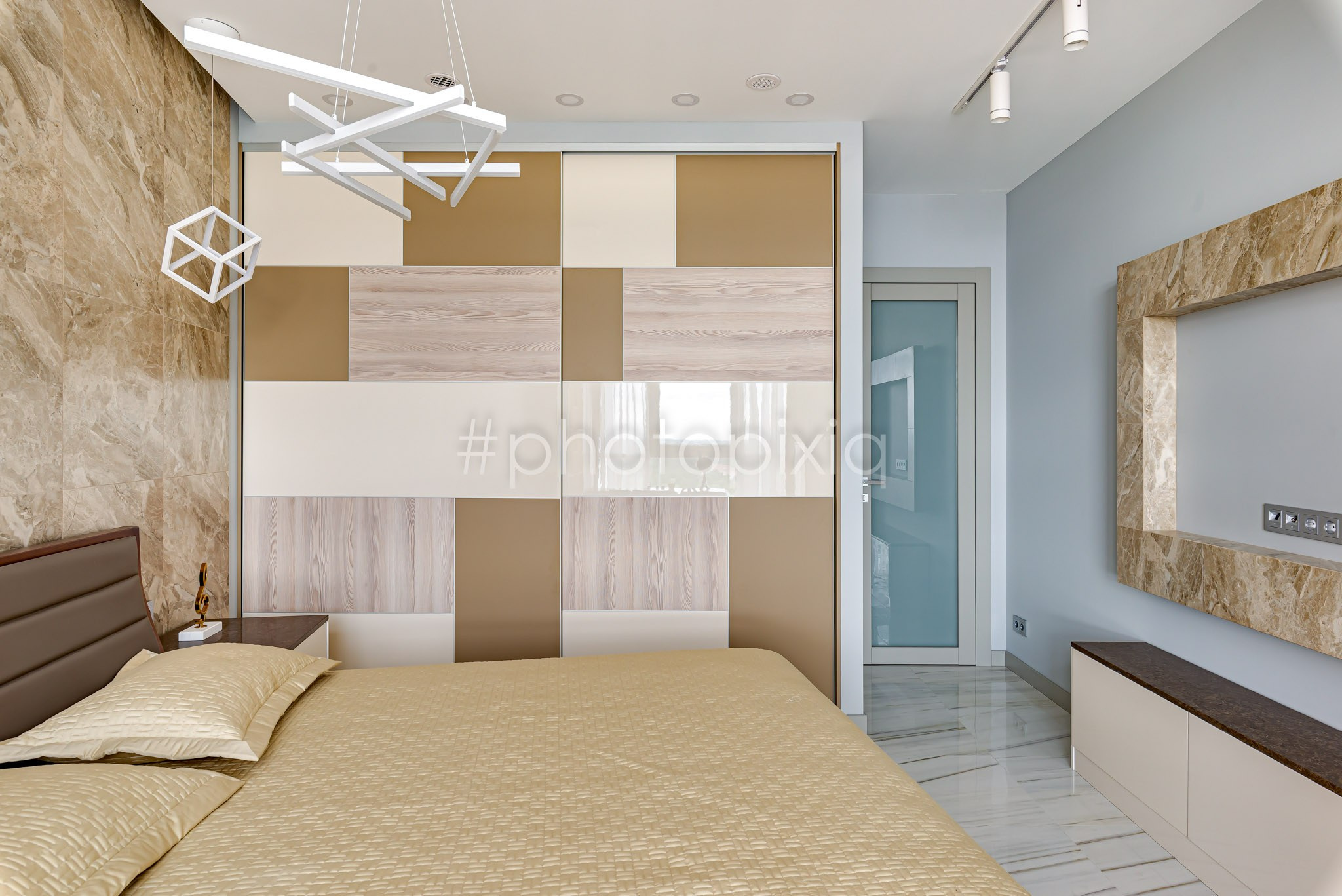 Съёмка мебели в спальне от КМ EVA. Интерьерная съёмка и виртуальные туры — Интерьерный фотограф Кузнецов Сергей (photopixiq)