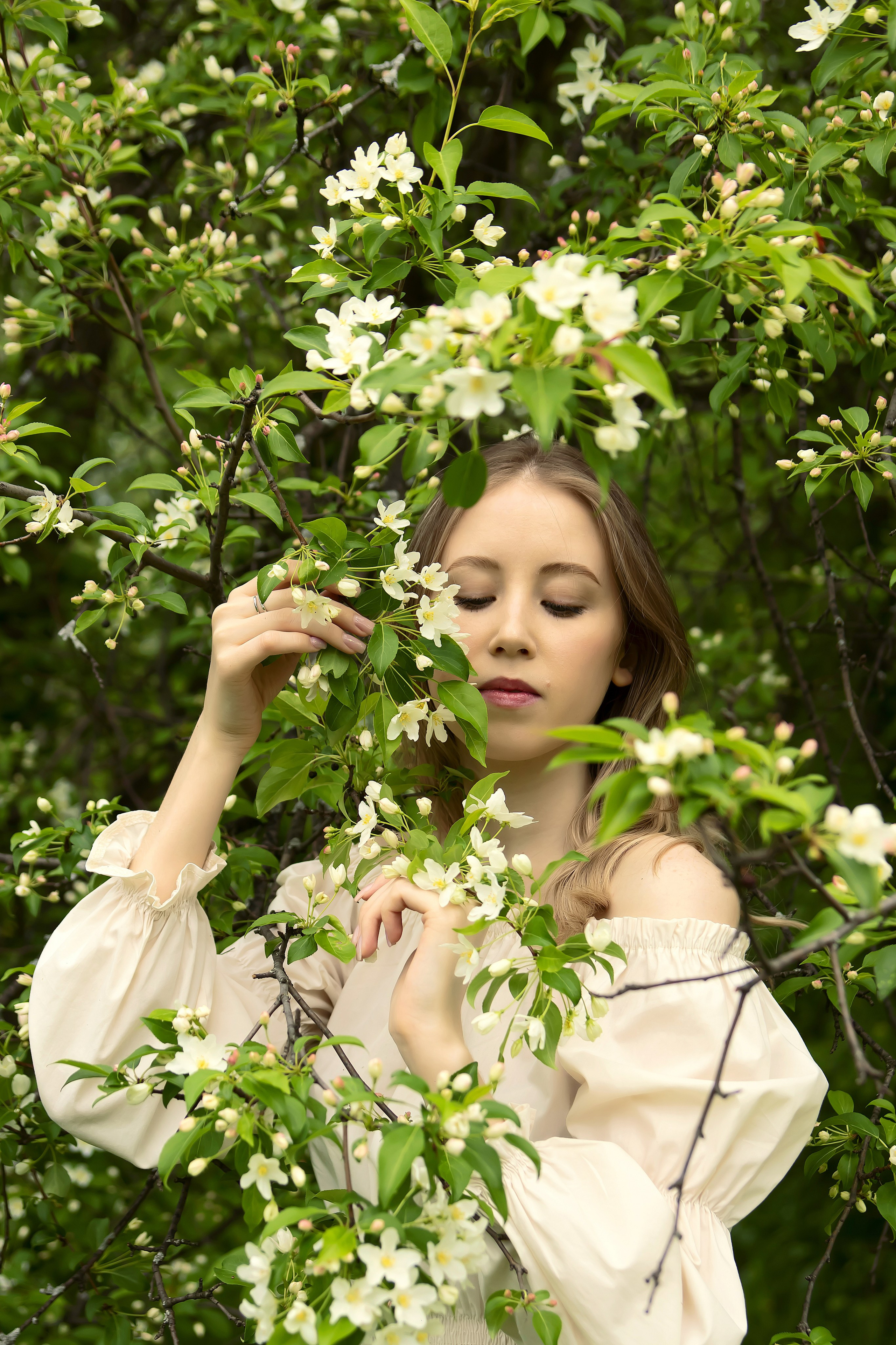 Индивидуальная фотосессия на цветении. Детский и семейный фотограф Кемерово Антонина Семеркова!