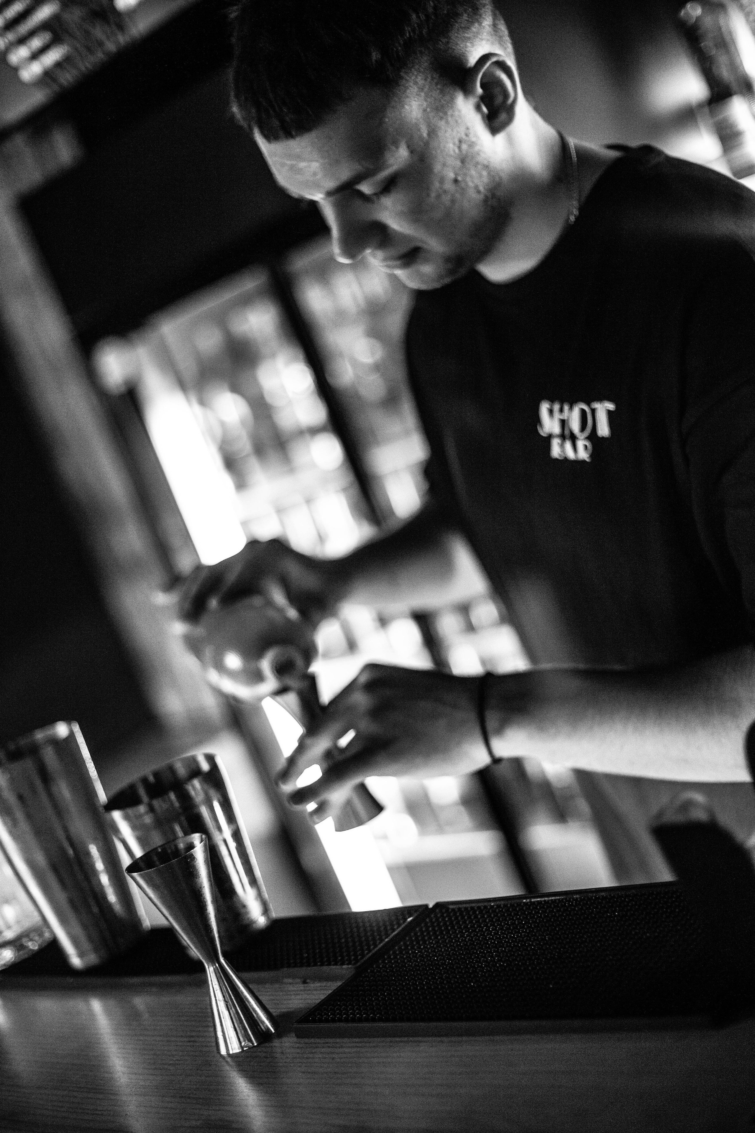 Шот Бар. Уличный фотограф Города N