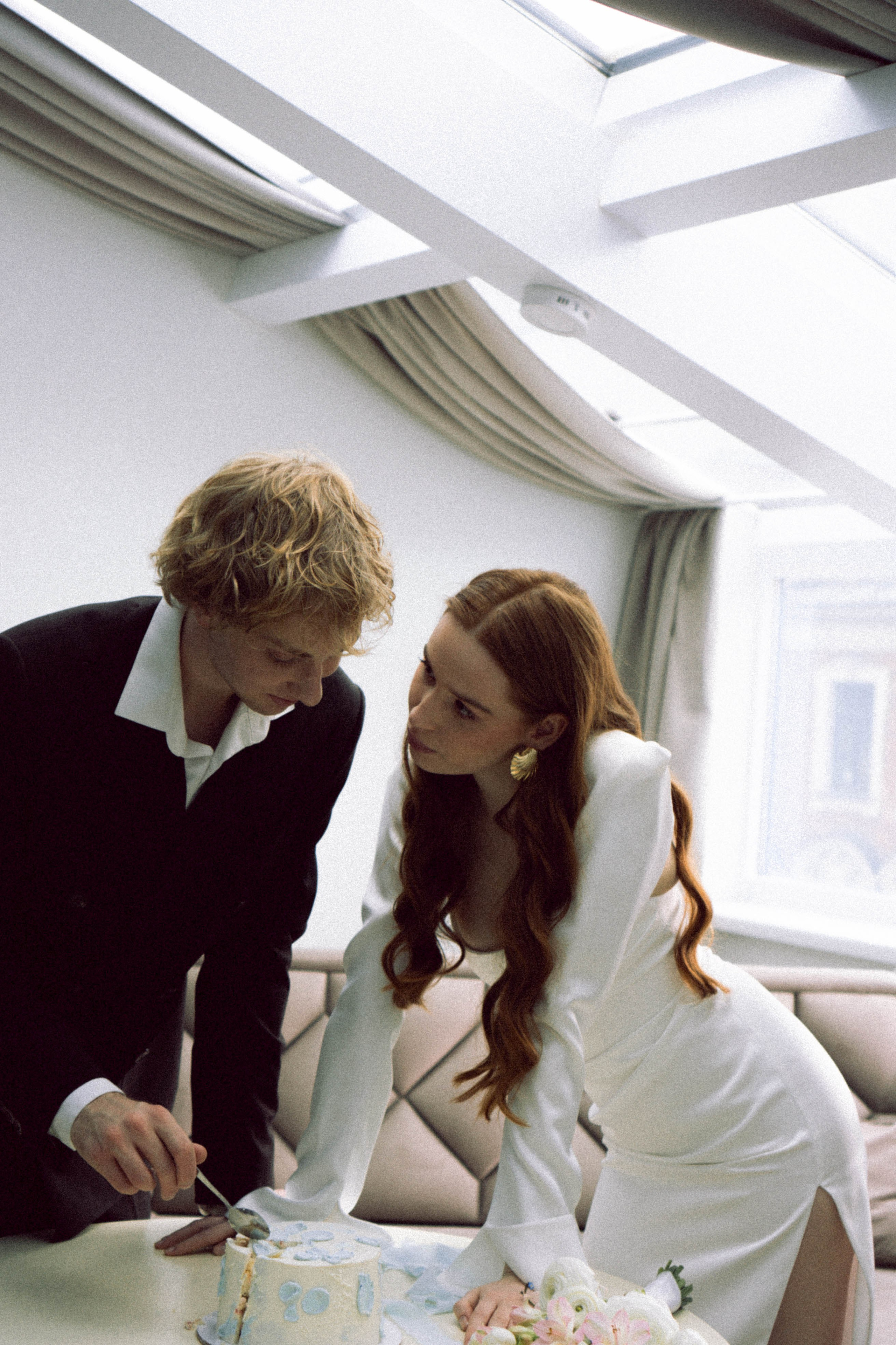 СВАДЕБНАЯ СЬЕМКА В ОТЕЛЕ. СБОРЫ ЖЕНИХА И НЕВЕСТЫ И ТАКЖЕ ТОР И ПОДГОТОВКА К ПРОГУЛКЕ. Профессиональный фотограф, Санкт-Петербург — Виктория Богомолова