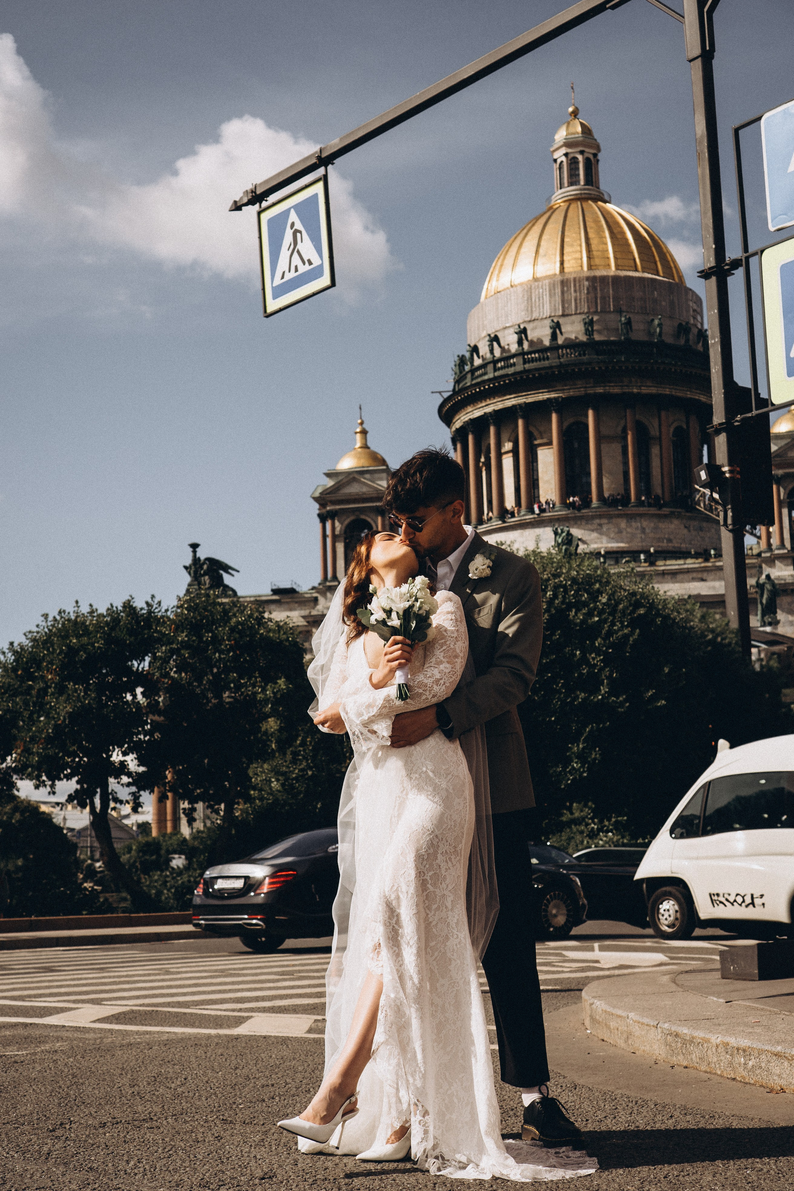СВАДЕБНАЯ ПРОГУЛКА ВОЗЕ ИСАИКЕВСКОГО СОБОРА АСТОРИИ И ЗАКОНОДАЛЕТНОГО СОБРАНИЯ. Профессиональный фотограф, Санкт-Петербург — Виктория Богомолова