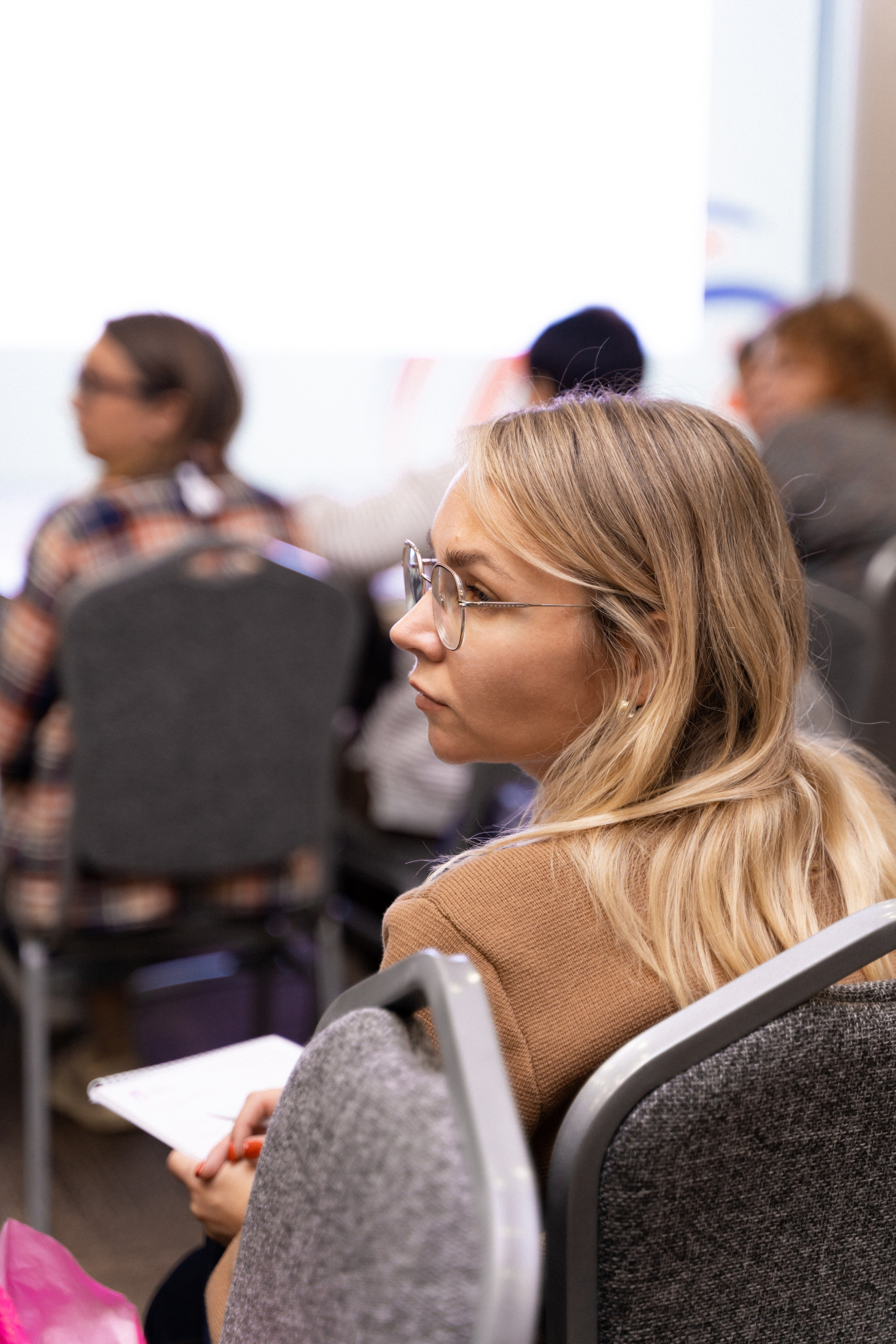 Окружной семинар в сфере профилактики от Росмолодежи в Амаксе 2024. Фотограф Надежда Погребняк | Рязань | Москва