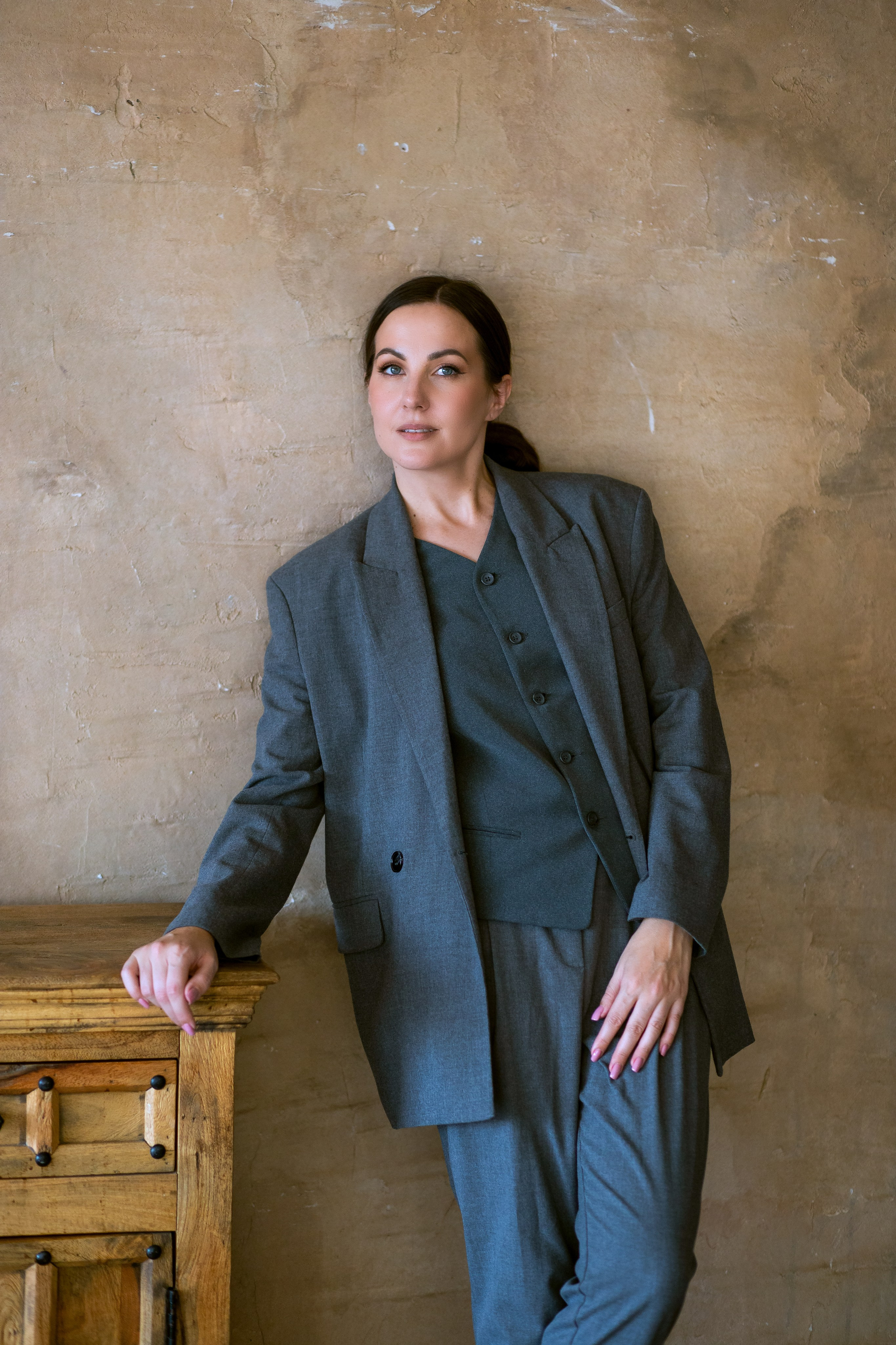 Деловой женский портрет в студии. Семейный фотограф в Москве Влада Лунина