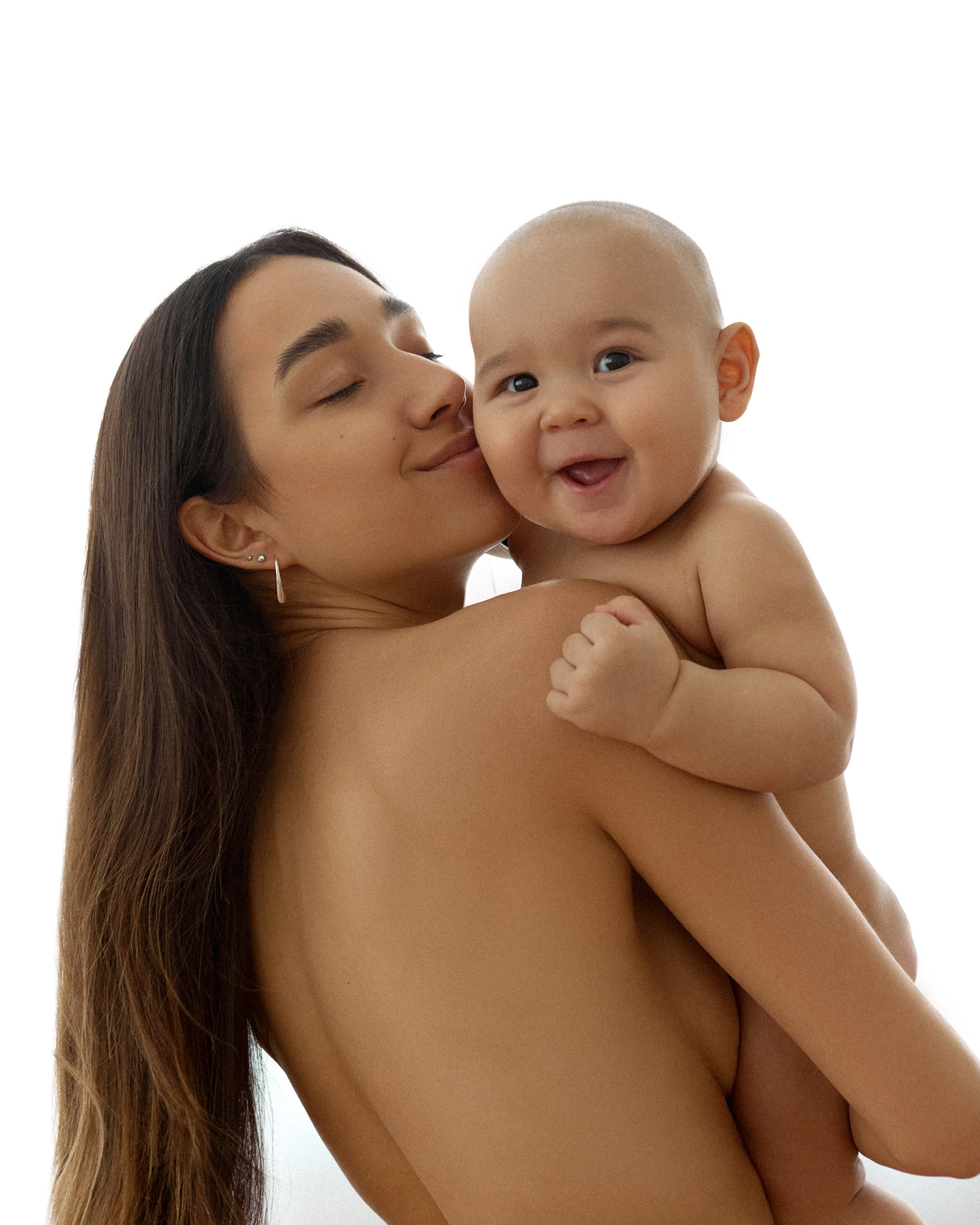 Семейная фотосессия в фотостудии. Сестры Карабаза. Фотографы и ретушеры в Москве и Санкт-Петербурге