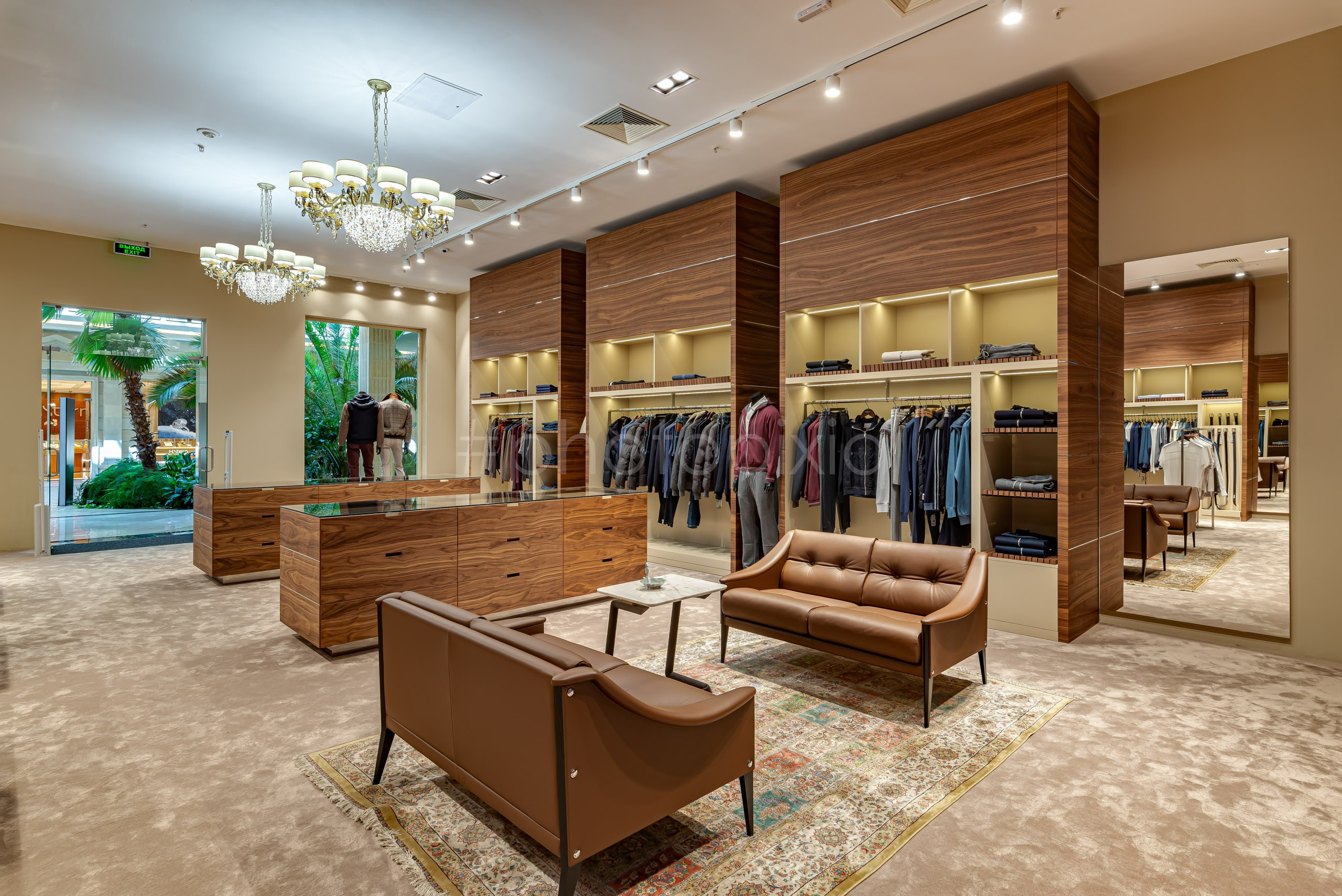 Интерьерная съёмка магазина одежды CORTIGIANI. Интерьерная съёмка и виртуальные туры — Интерьерный фотограф Кузнецов Сергей (photopixiq)