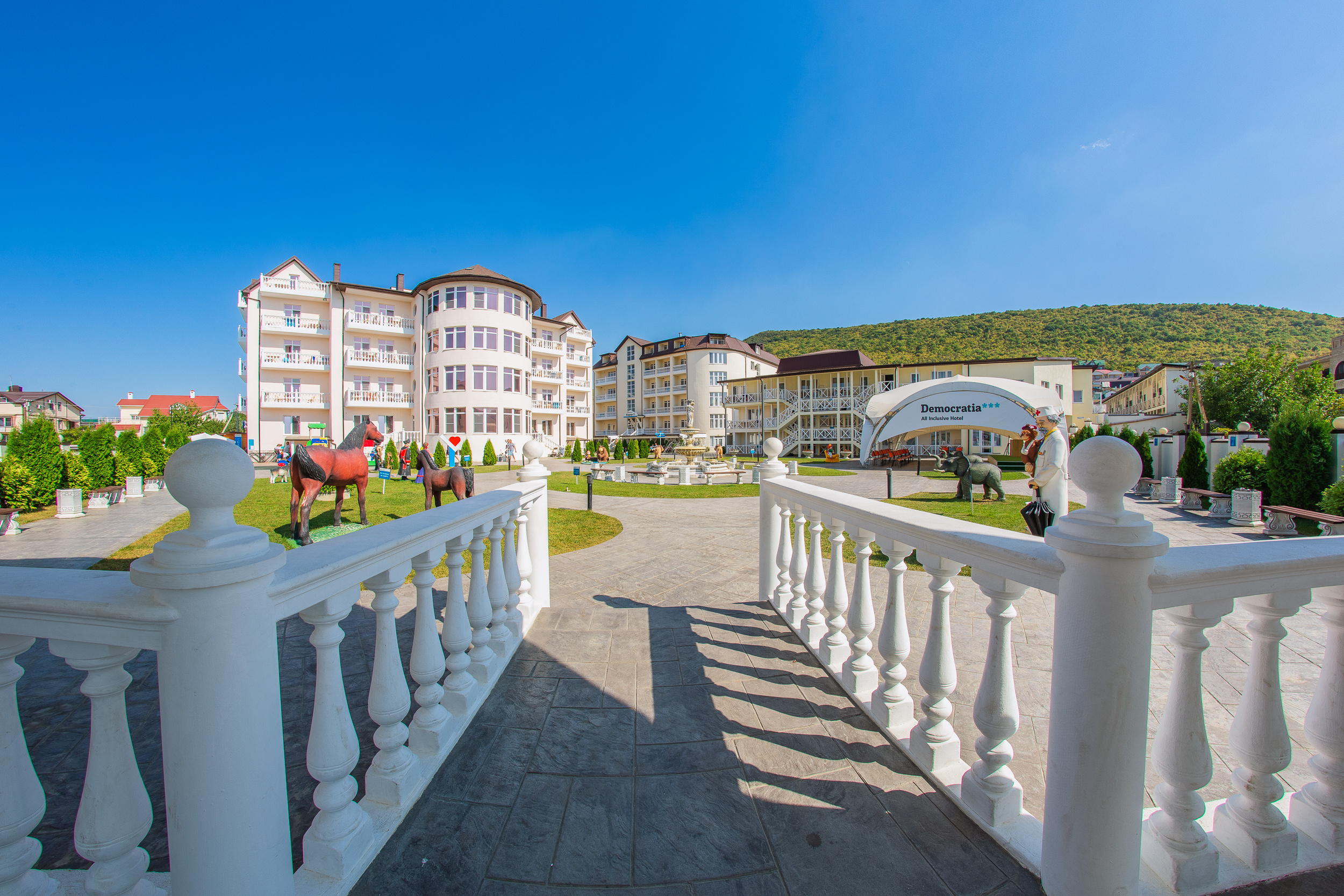 Renatphoto-Фотосъёмка экстерьера и интерьера. Профессиональная фотосъёмка интерьеров, предметная фотосессия еды для меню г. Анапа