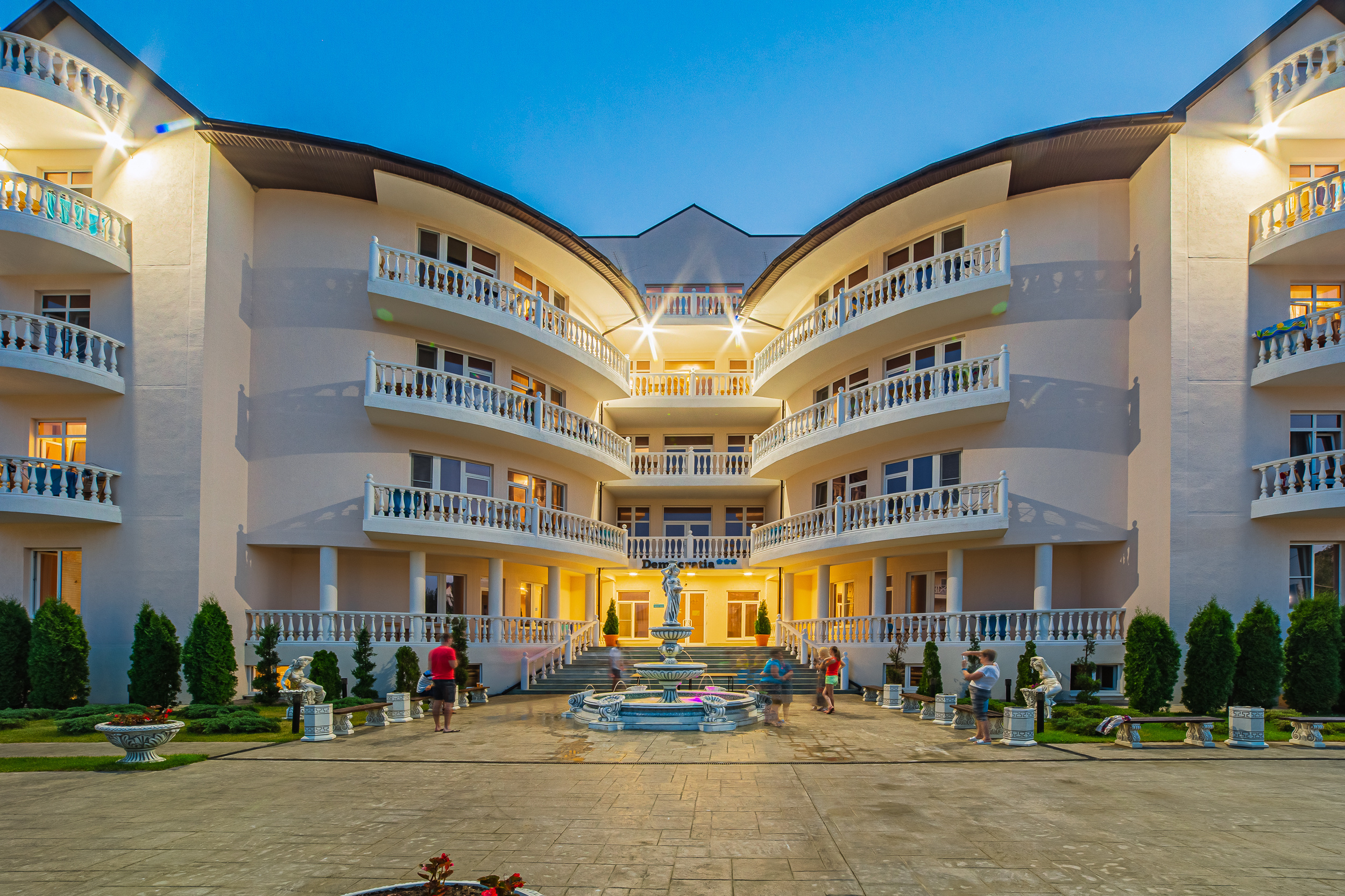 Renatphoto-Фотосъёмка экстерьера и интерьера. Профессиональная фотосъёмка интерьеров, предметная фотосессия еды для меню г. Анапа