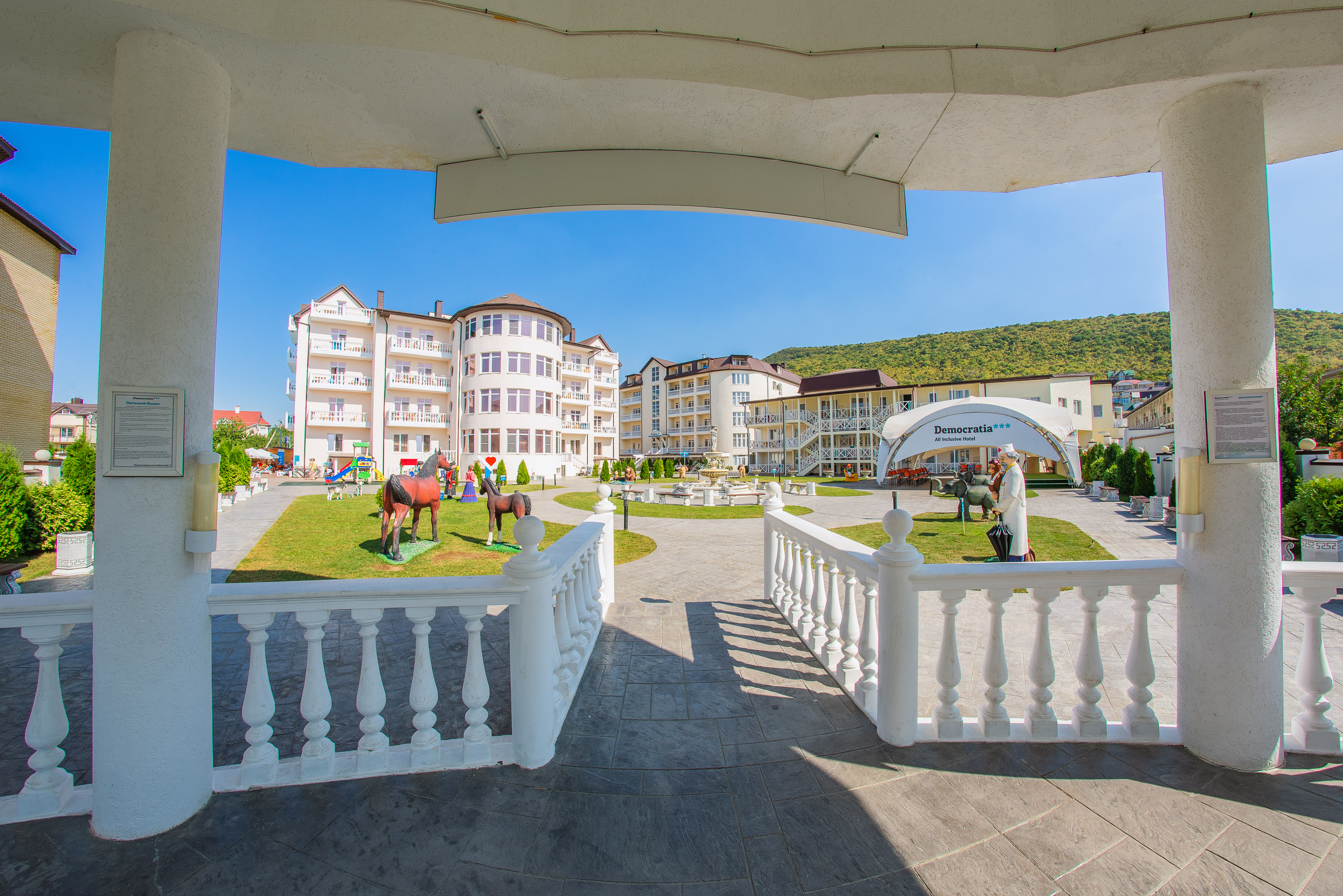 Renatphoto-Фотосъёмка экстерьера и интерьера. Профессиональная фотосъёмка интерьеров, предметная фотосессия еды для меню г. Анапа