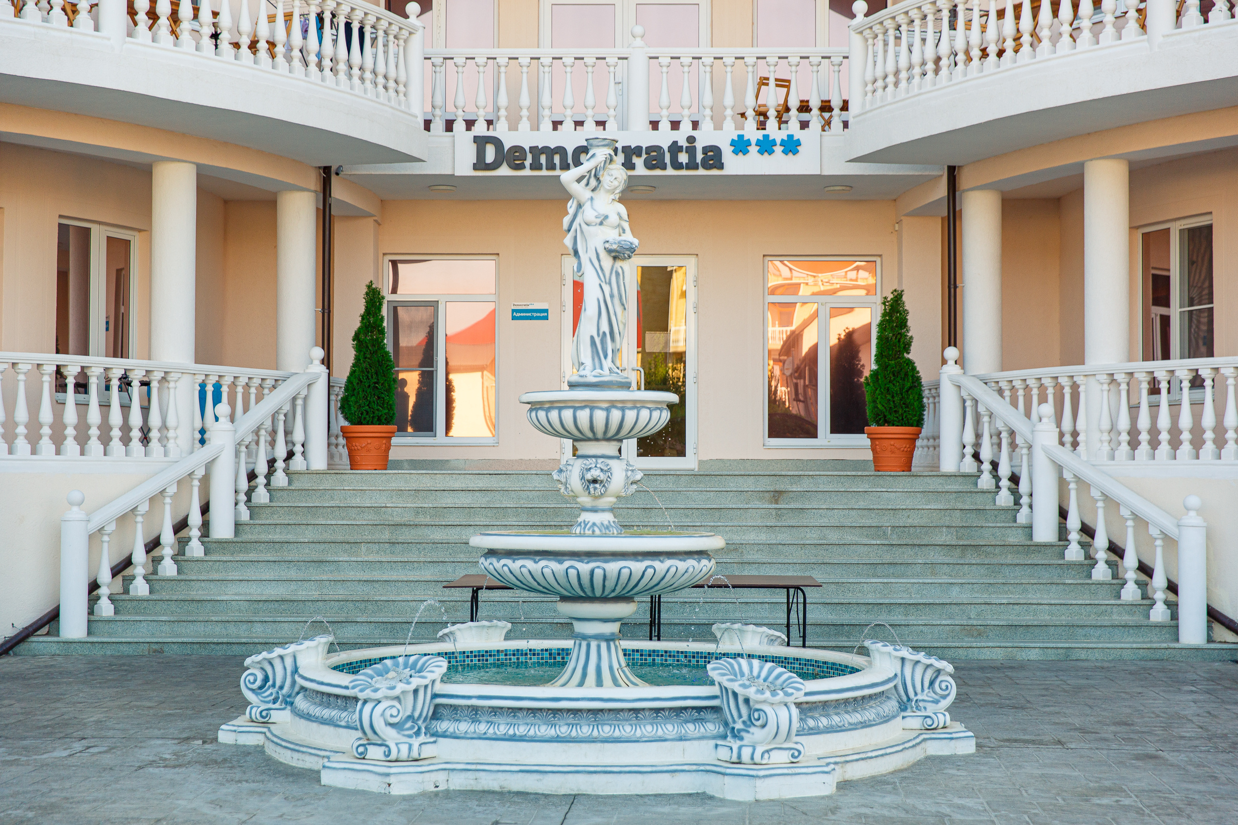 Renatphoto-Фотосъёмка экстерьера и интерьера. Профессиональная фотосъёмка интерьеров, предметная фотосессия еды для меню г. Анапа