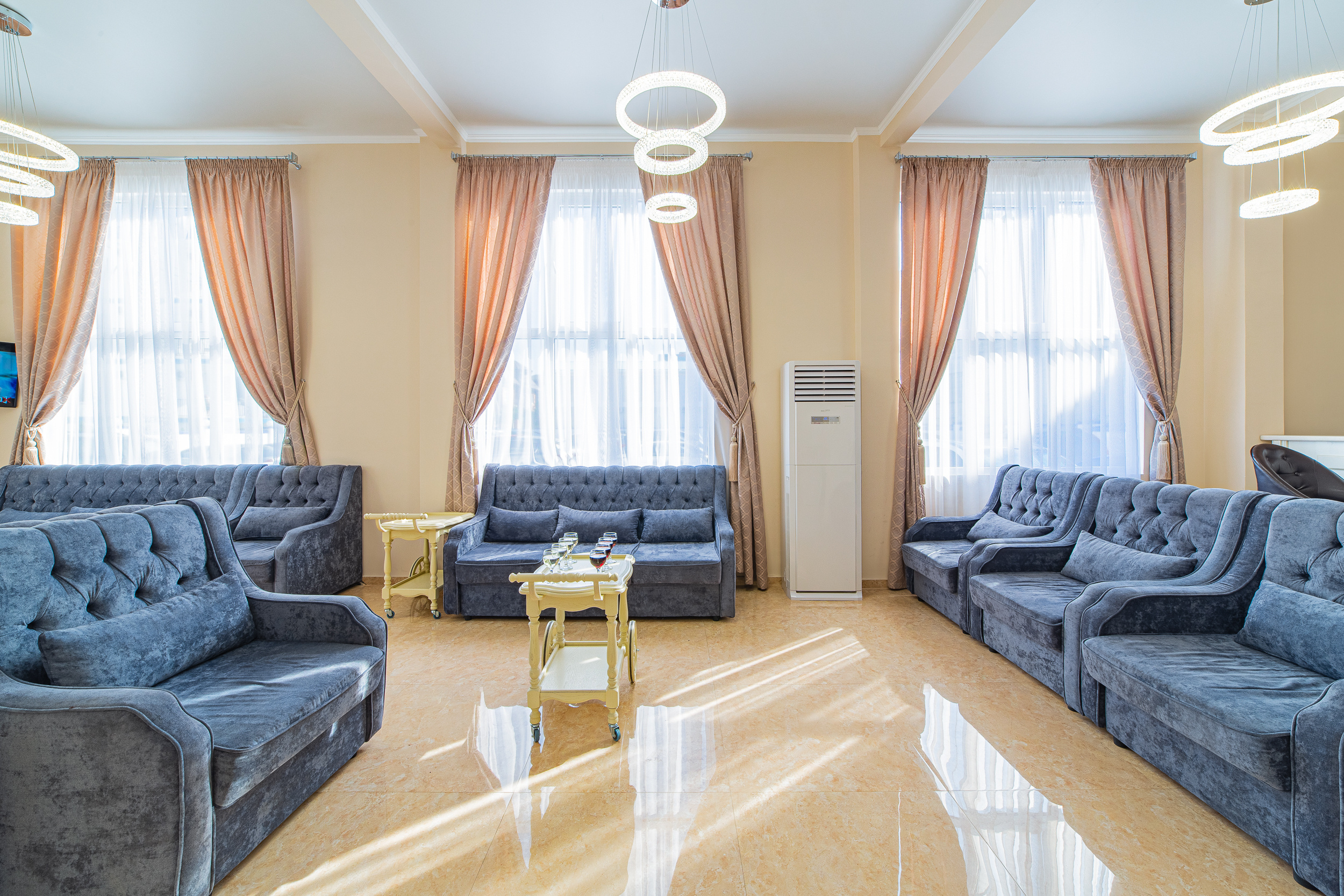 Renatphoto-Фотосъёмка экстерьера и интерьера. Профессиональная фотосъёмка интерьеров, предметная фотосессия еды для меню г. Анапа