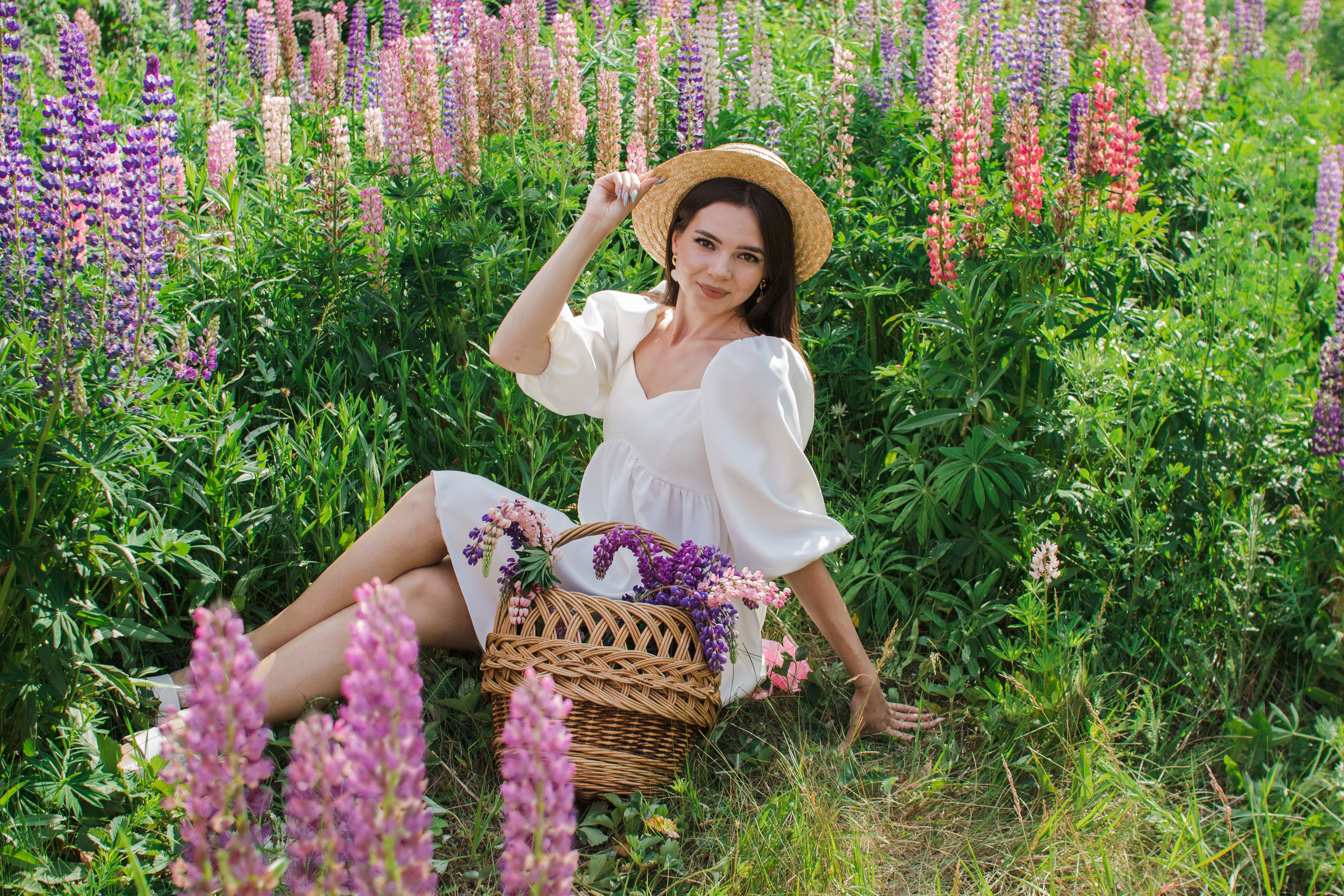 Девушках в люпинах