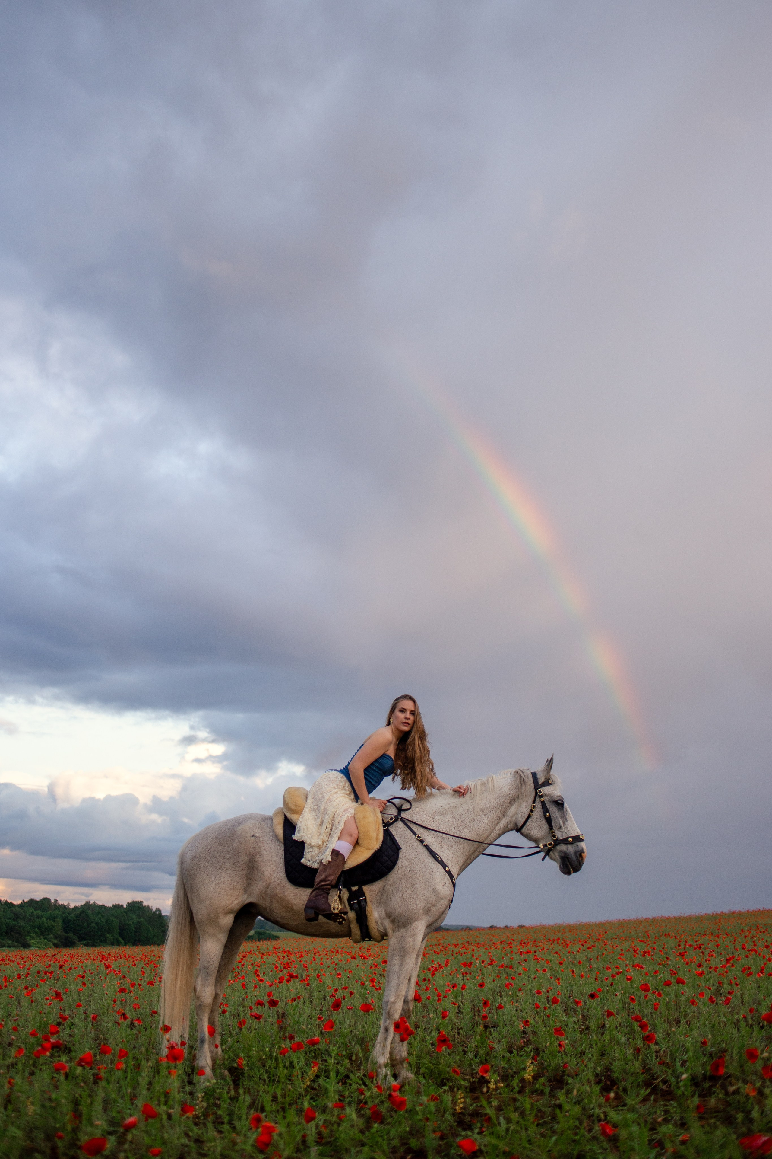 Фотосессия в маковых полях