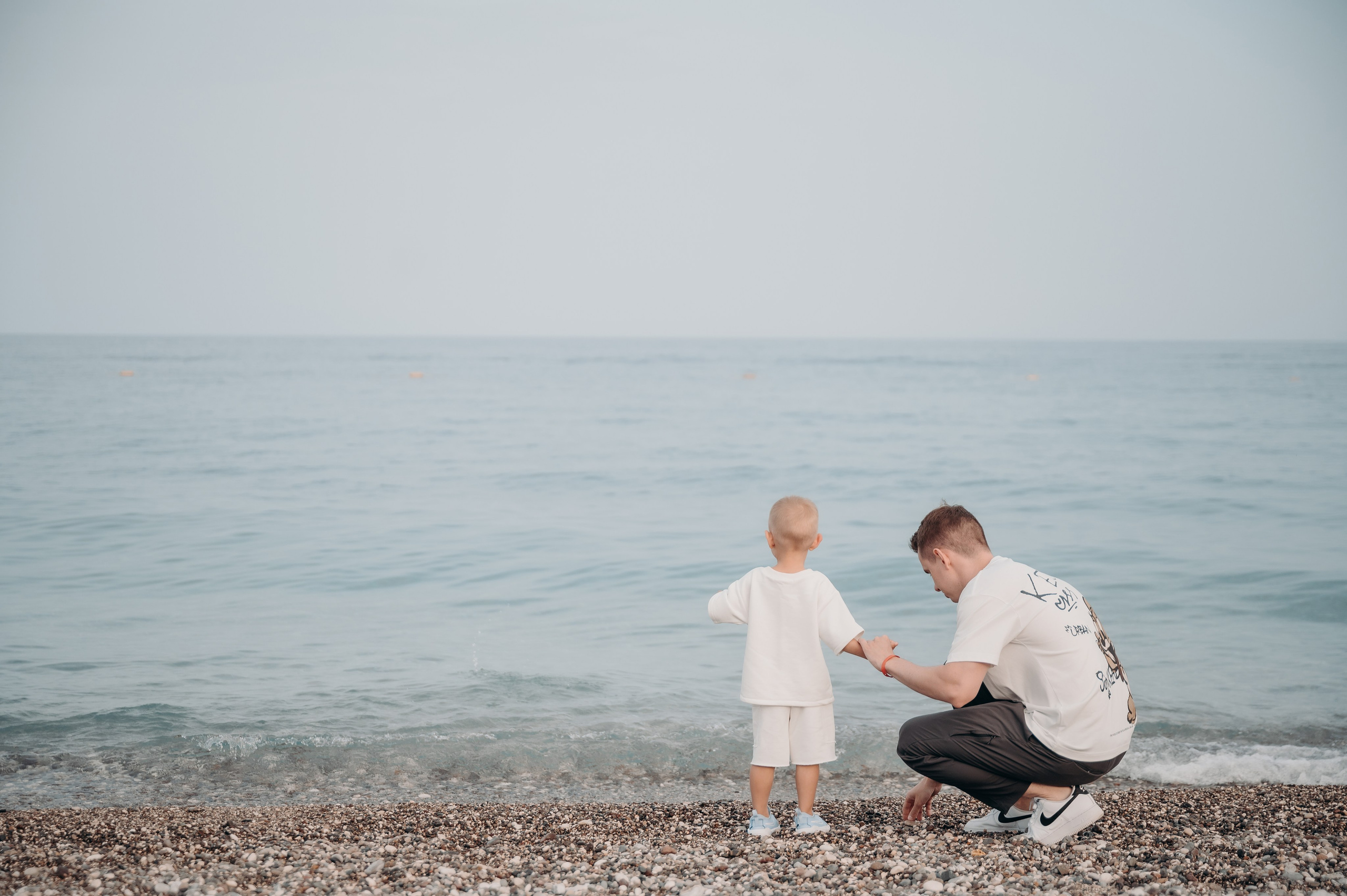 На берегу Средиземного моря. Главная