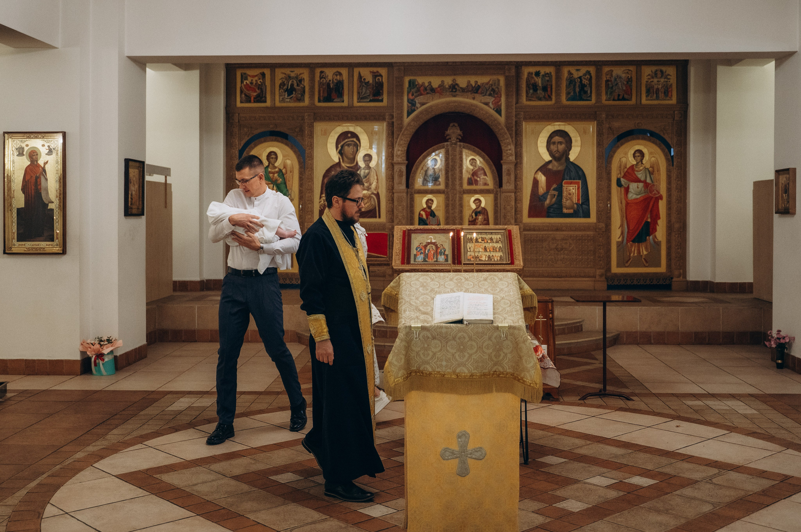 Крещение Ивана конф (Храм в честь святых мучениц Веры, Надежды, Любови и матери их Софии, нижний храм). Семейный фотограф в Минске Дарья Дреко