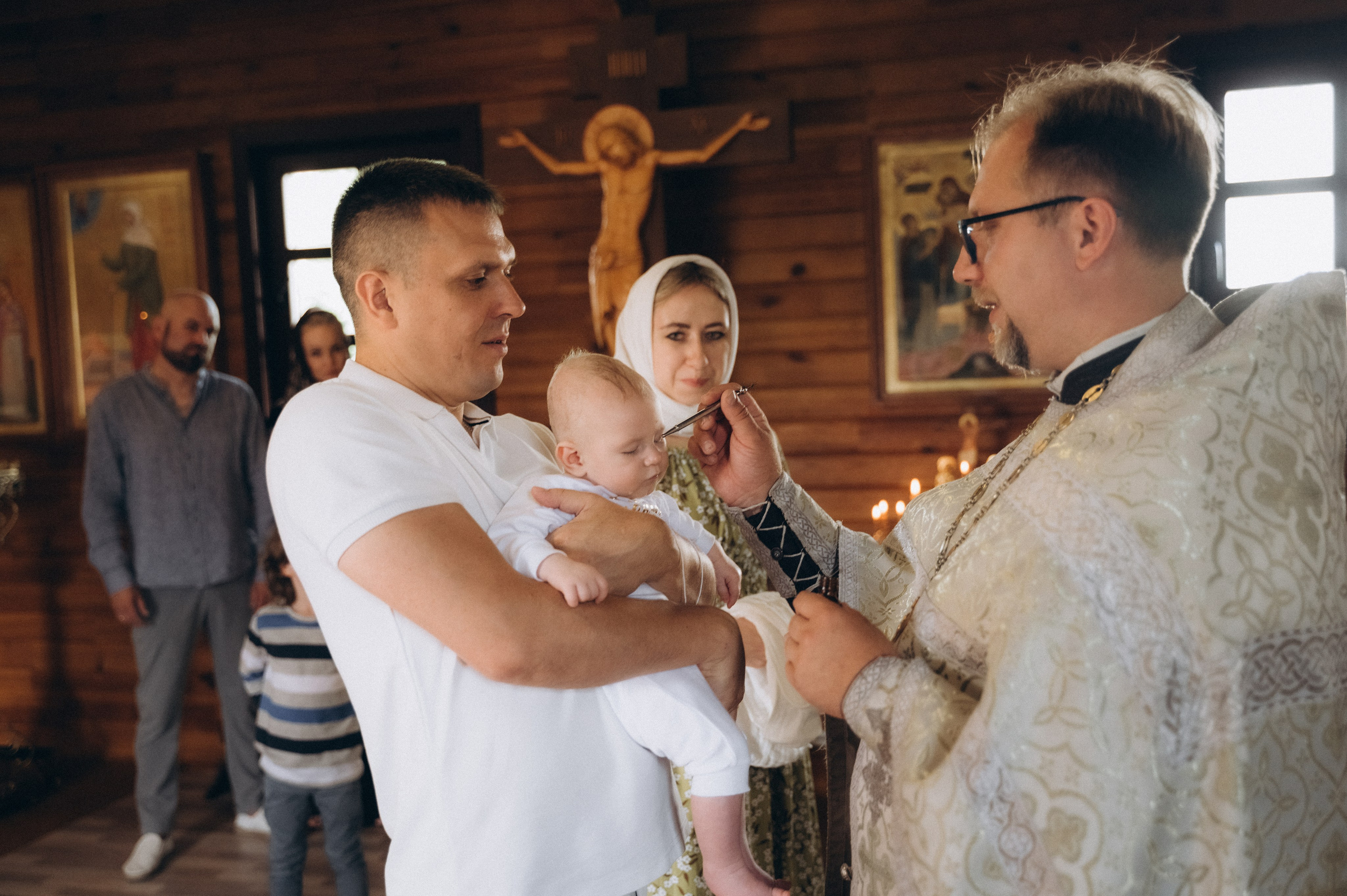 Крещение Марка (ХРАМ СВЯТИТЕЛЯ НИКОЛАЯ ЯПОНСКОГО). Семейный фотограф в Минске Дарья Дреко