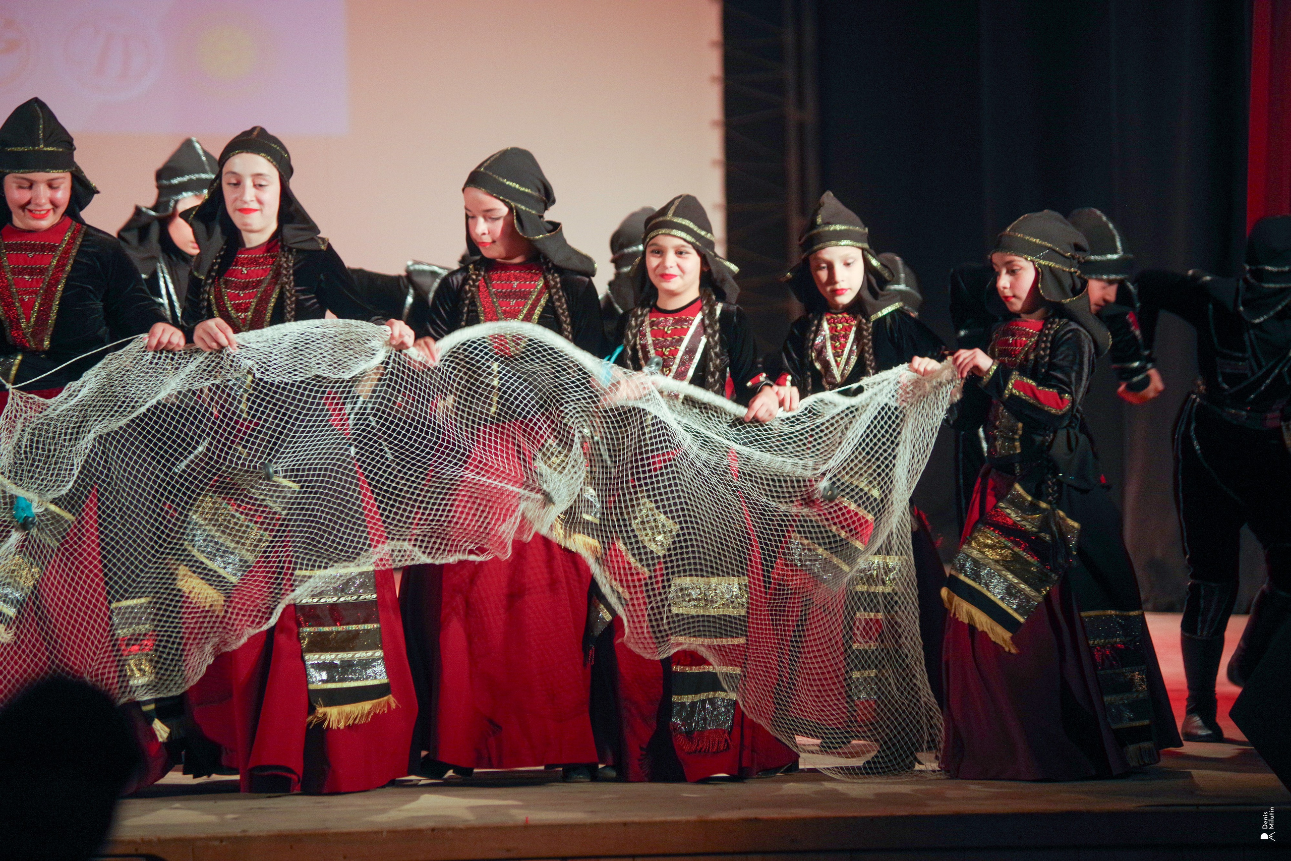 Танцы в прекрасном Они. Портретный фотограф Денис Милютин