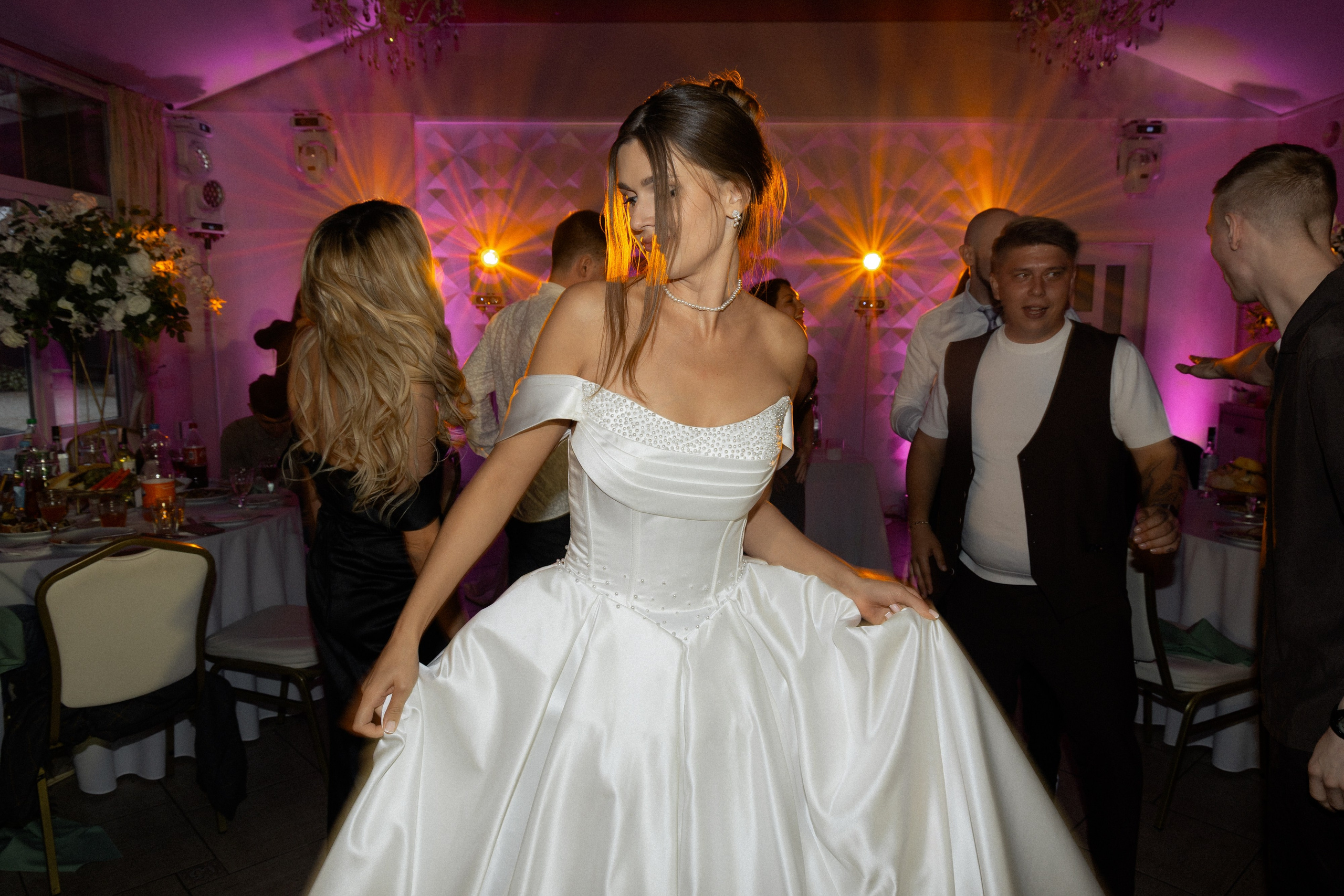 Свадебная фотосессия Анастасии и Игоря в Усадьбе Легенда. Свадебный фотограф в Минске/Беларуси Сергей Спиридонов