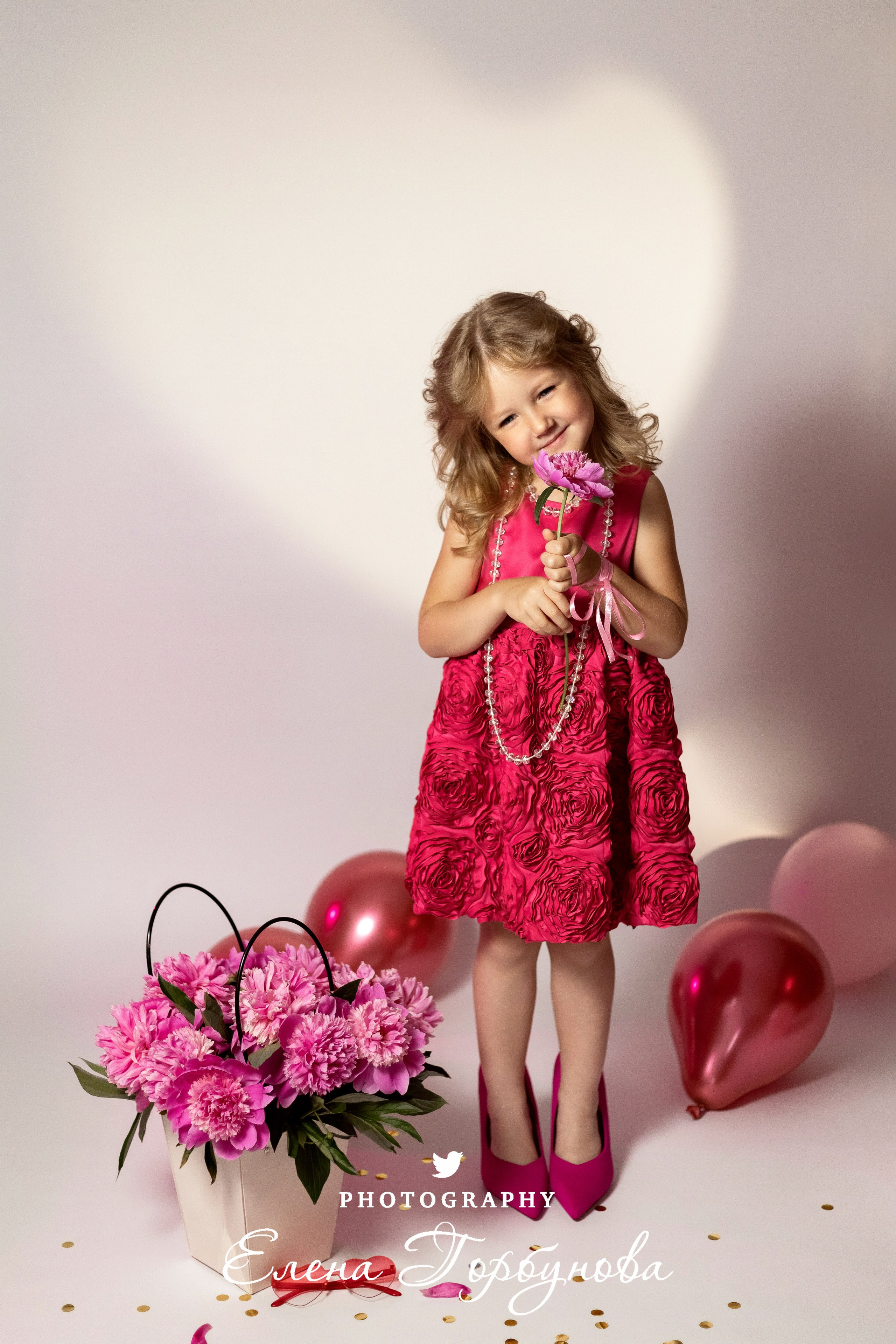 «Модница в розовом» В моей студии. Вероника и Александра. 2024. Фотограф Пермь. Свадьбы. Семья и дети, школа, д. сад. Фотокниги