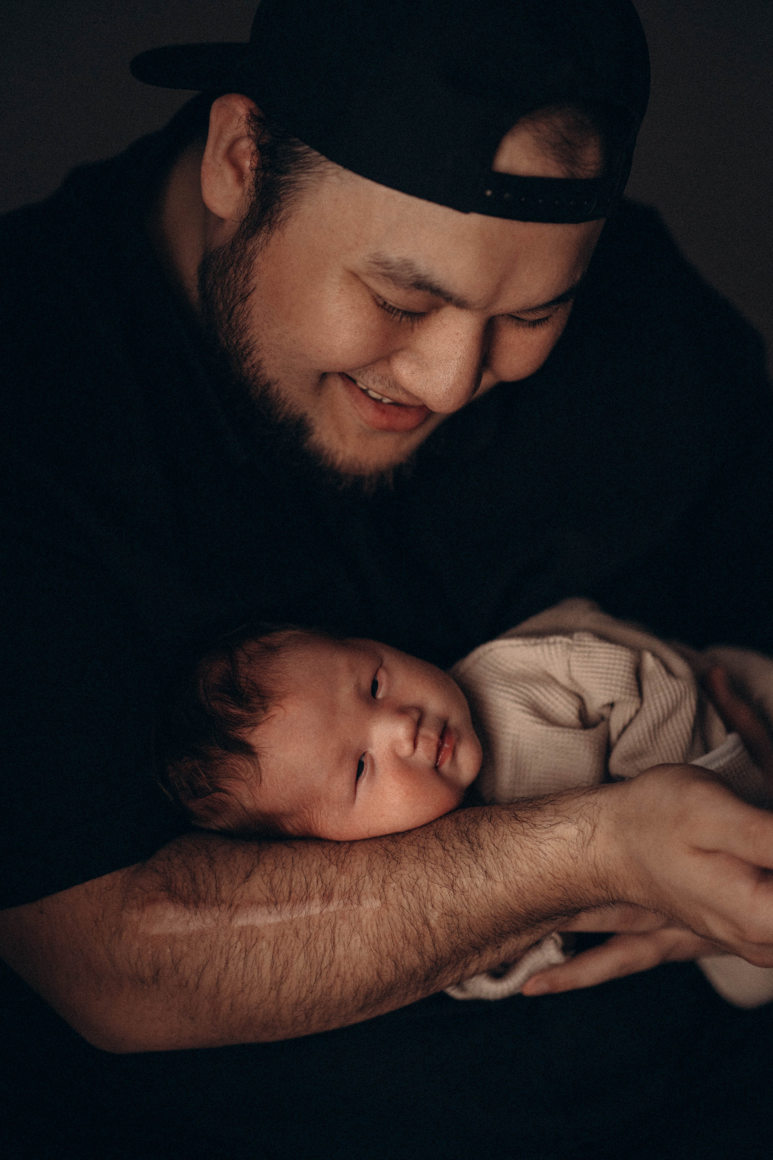 Рустам Айнаш Амир (newborn). Надежда Виховская — семейный фотограф в Астане