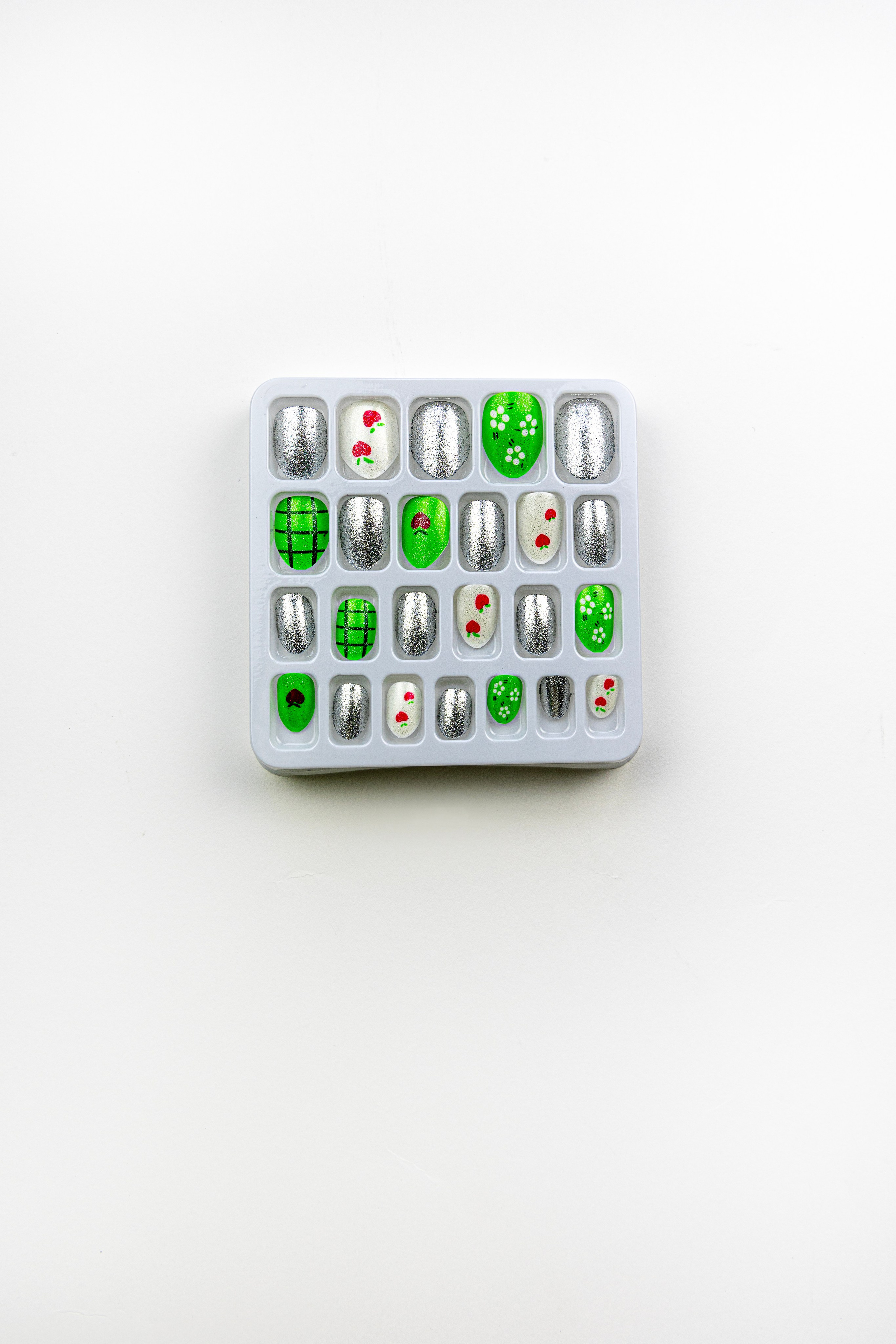 Фотограф Татьяна Марсуверских г. Жуковский, Москва и М о. Репортажные съёмки, фотосессии, съёмки для маркетплейс,накладные ногти и маникюр. Фотограф для маркетплейсов, фотоуслуги в Жуковском Татьяна Марсуверских