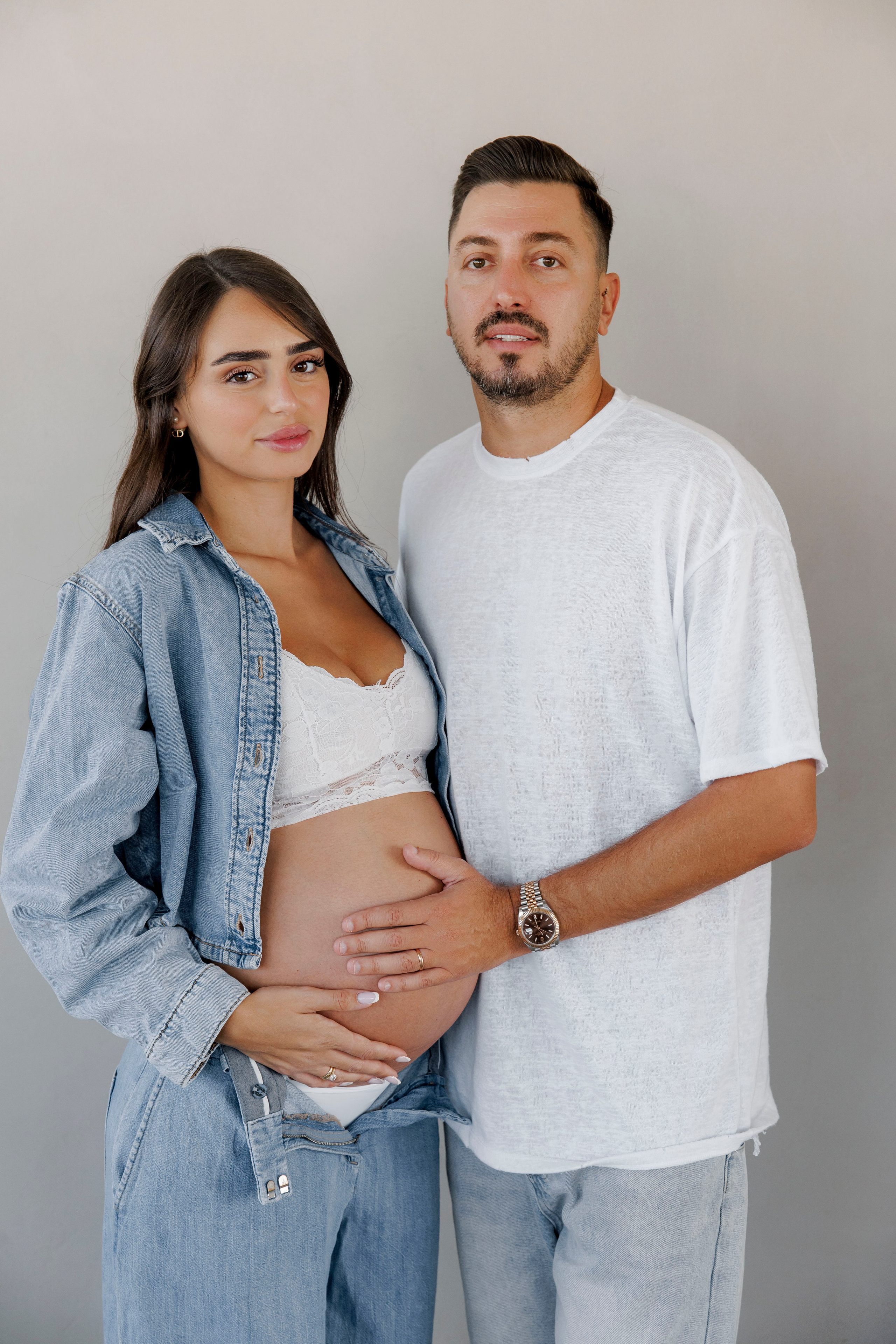 Pregnancy photoshoot inside the studio in Tel Aviv. Главная