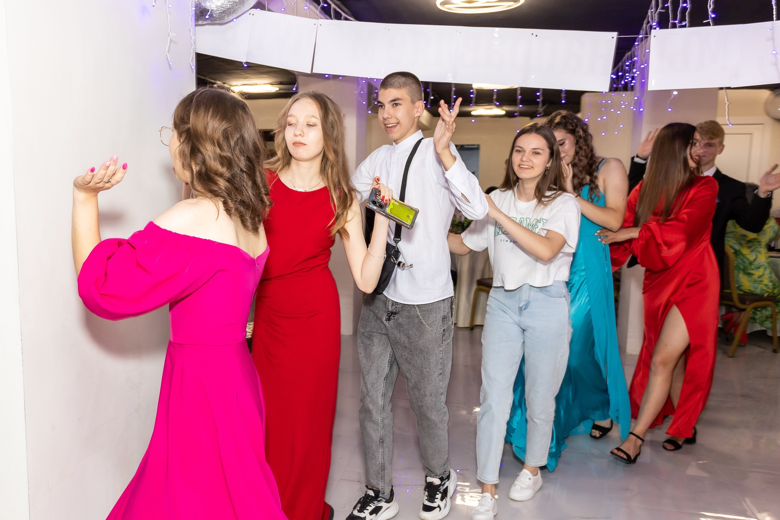 Вручение аттестата и выпускной вечер. Выпускные альбомы Майкоп, Краснодар Елена Золотарева