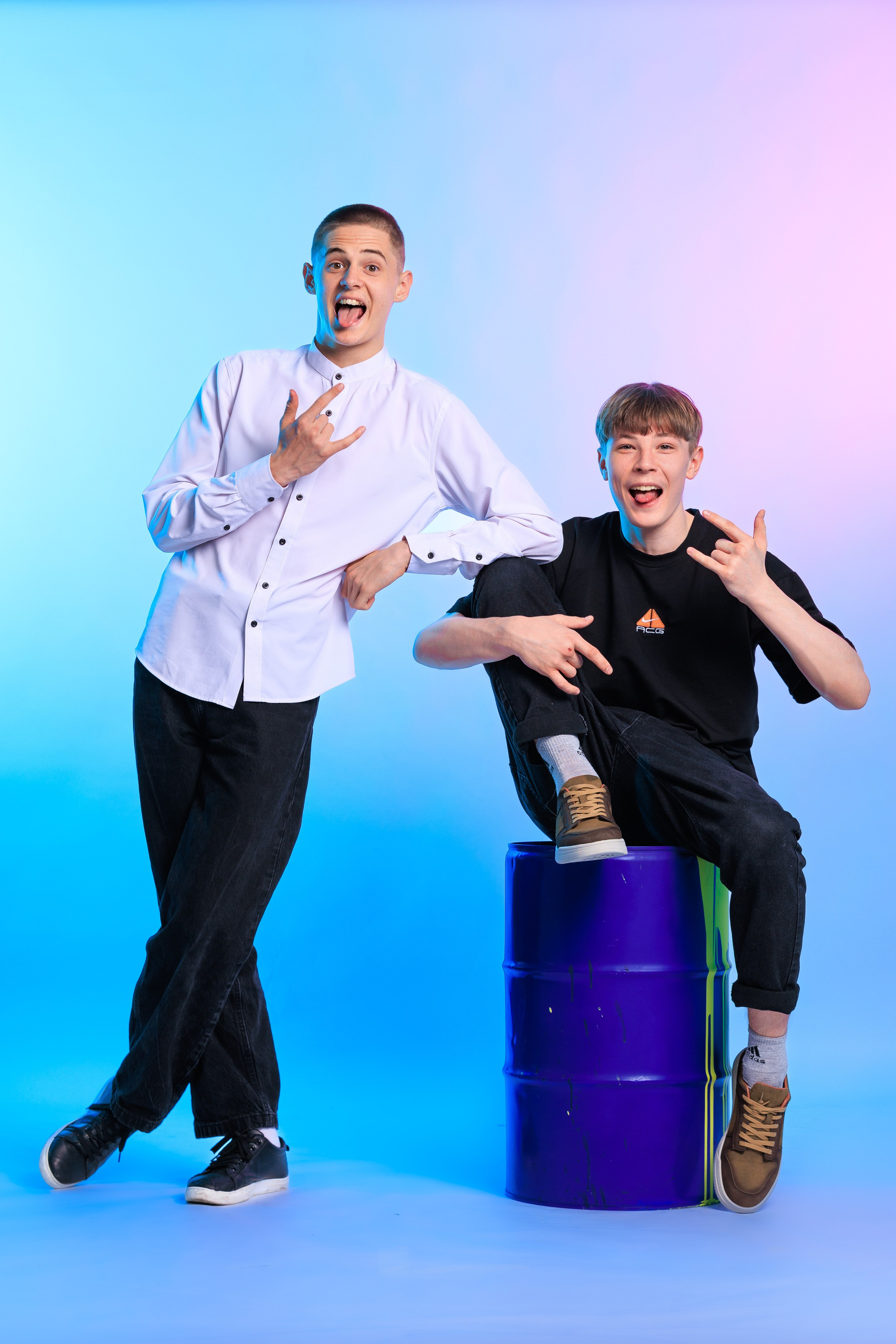 Смотреть фотки в фотостудии. Выпускные альбомы Геленджик, Новороссийск, Краснодар, Туапсе