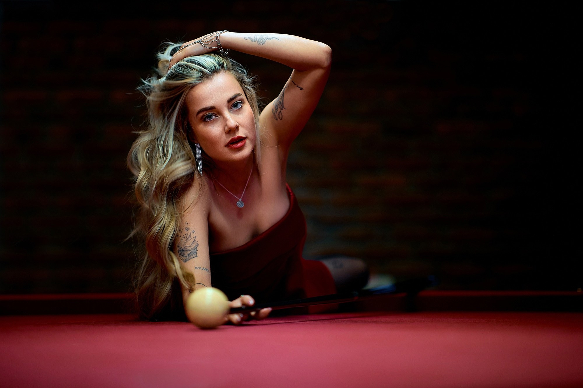 Фотосъемка за игрой в бильярд. Любовь Гальцова — свадебный, семейный, детский фотограф в городе Кемерово и Кемеровской области