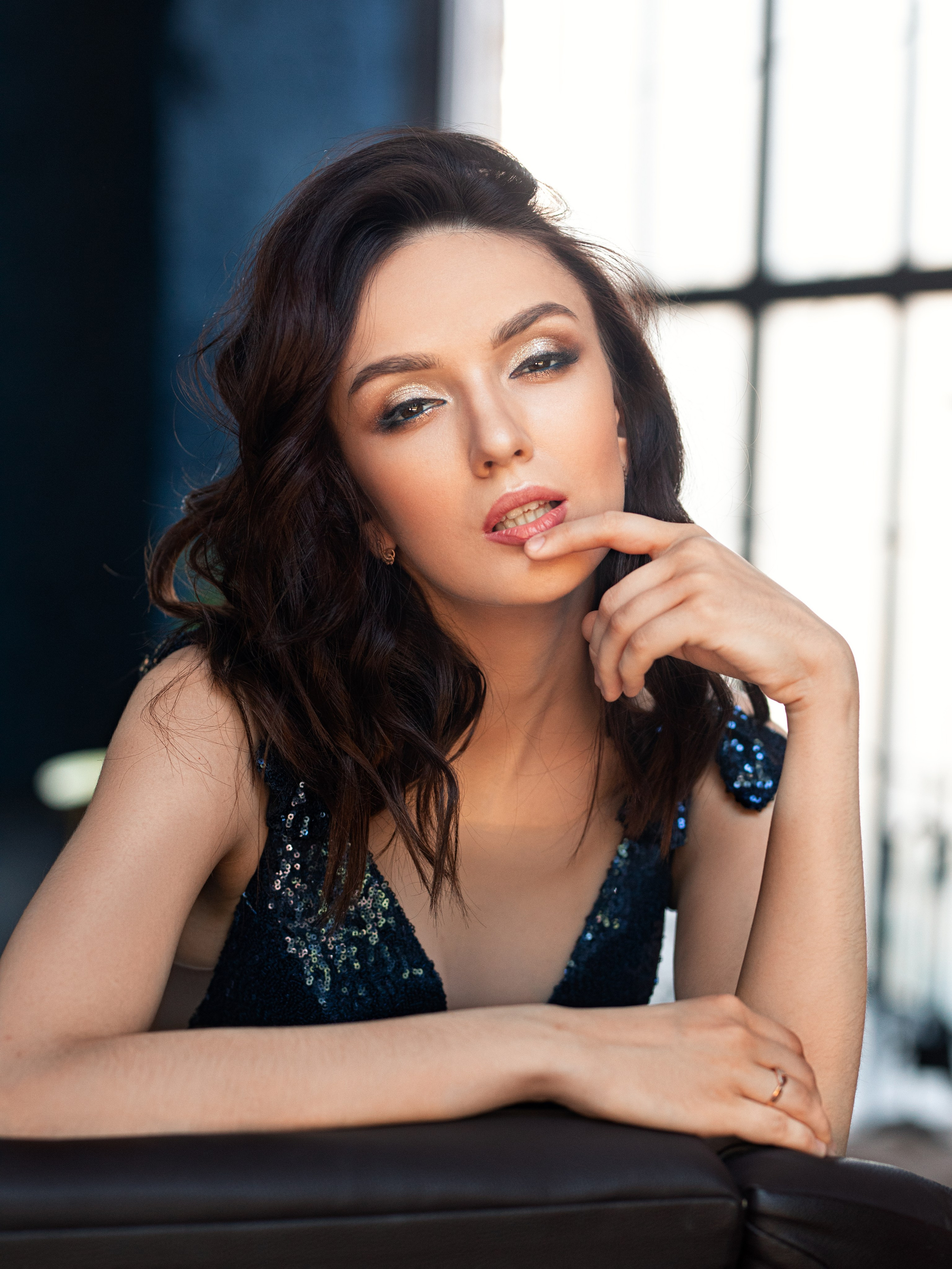 Фотосет с Евгенией в интерьерной студии в формате для «себя»